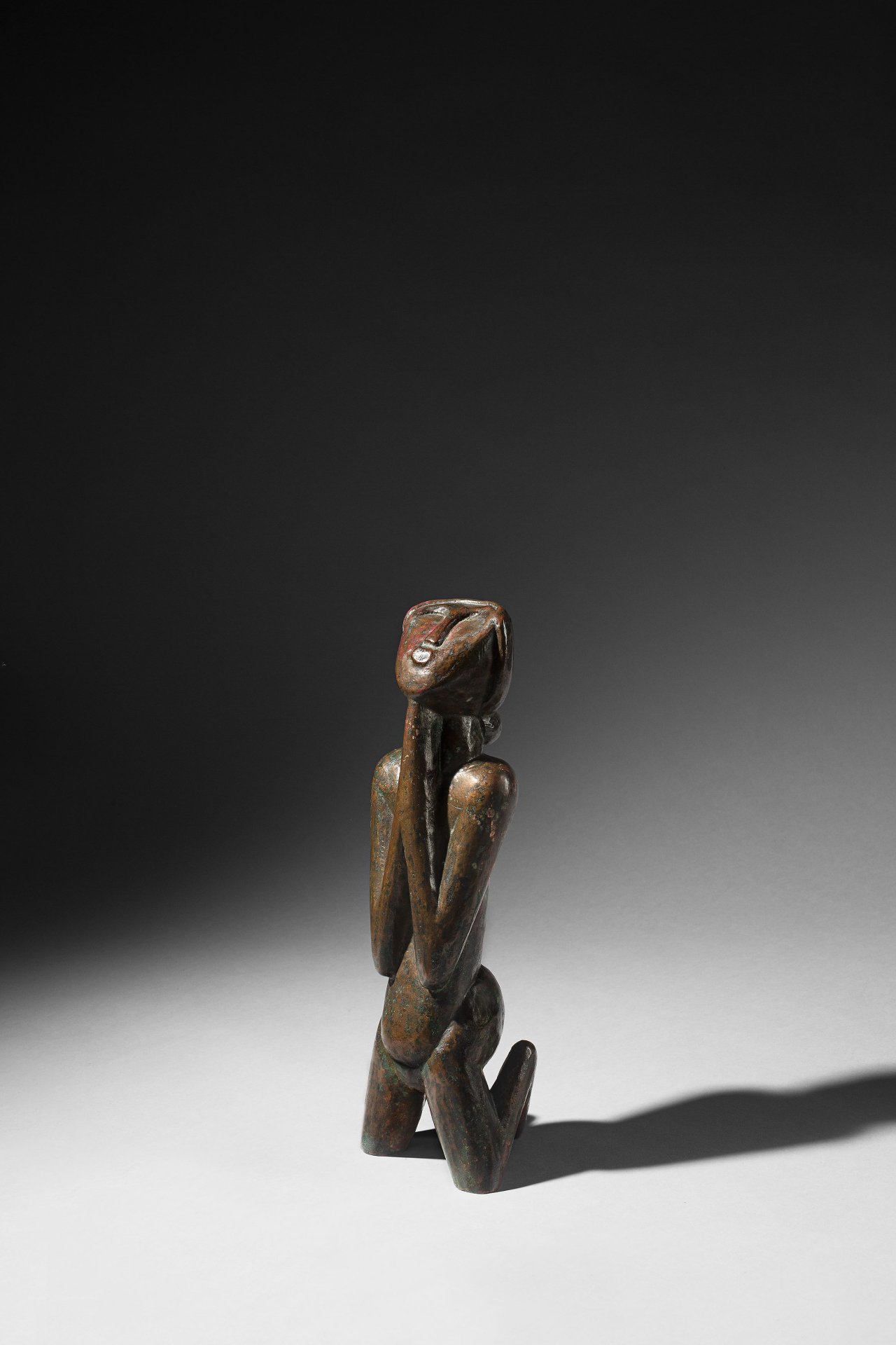 This picture shows the following artwork: Karl Schmidt-Rottluff. ”Bronzefigur einer kniend Betenden”. 1922.