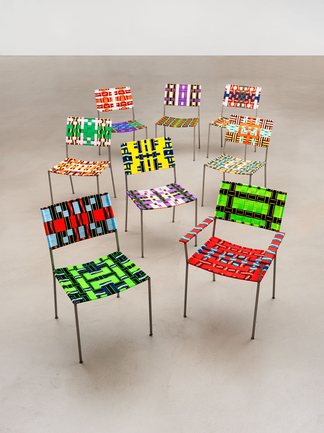 Auf diesem Bild ist das folgende Kunstwerk zu sehen: Franz West. Onkel-Stuhl. 2008.