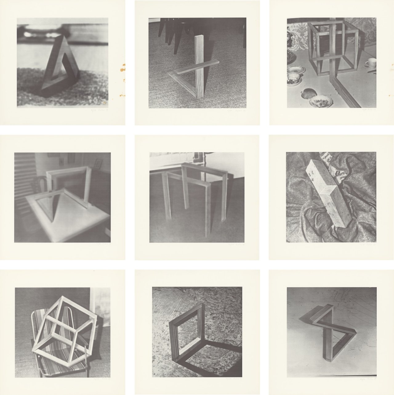 This picture shows the following artwork: Gerhard Richter. ”Neun Objekte”. 1969.