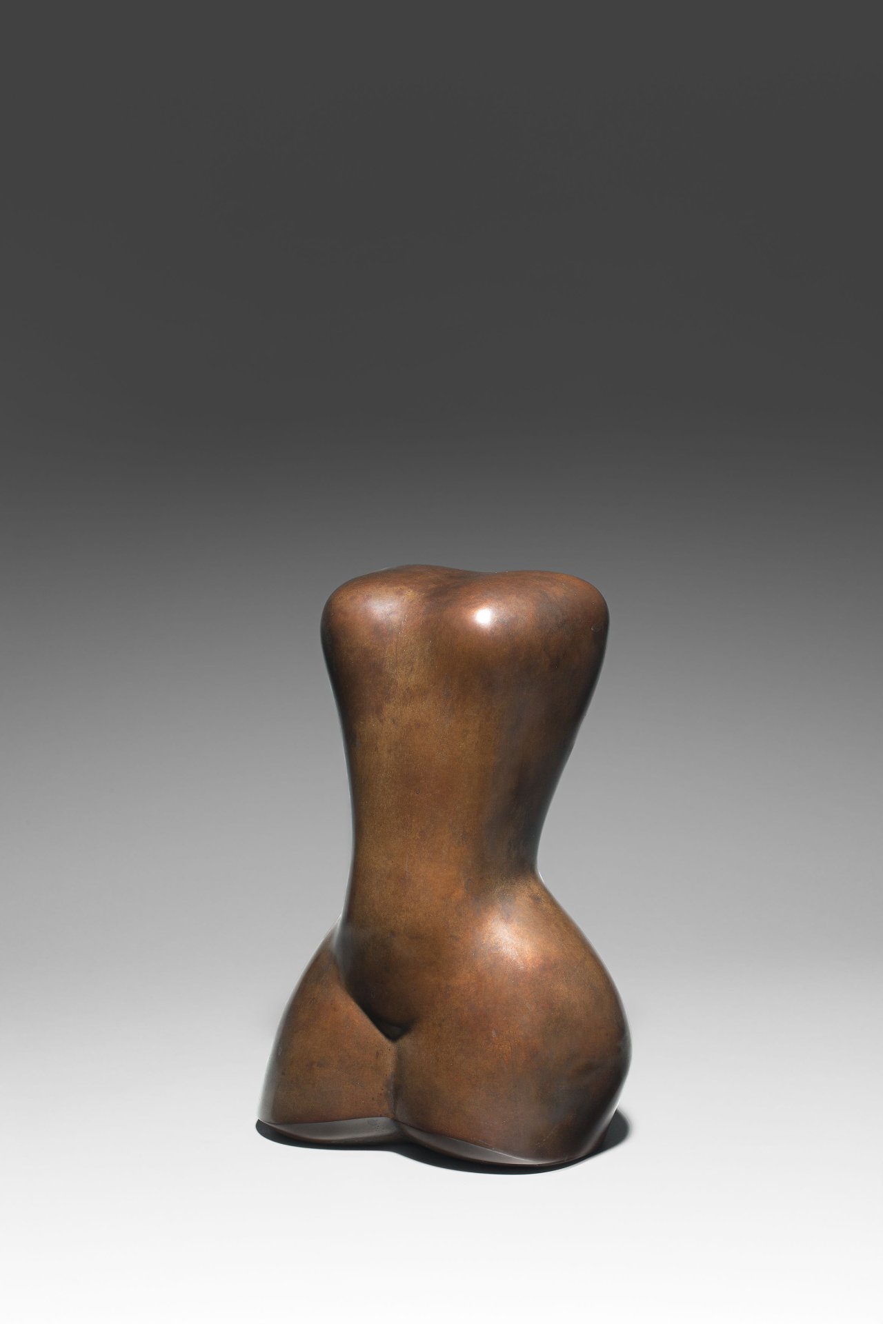 Auf diesem Bild ist das folgende Kunstwerk zu sehen: Karl Hartung. „Weiblicher Torso“. Um 1948/49.