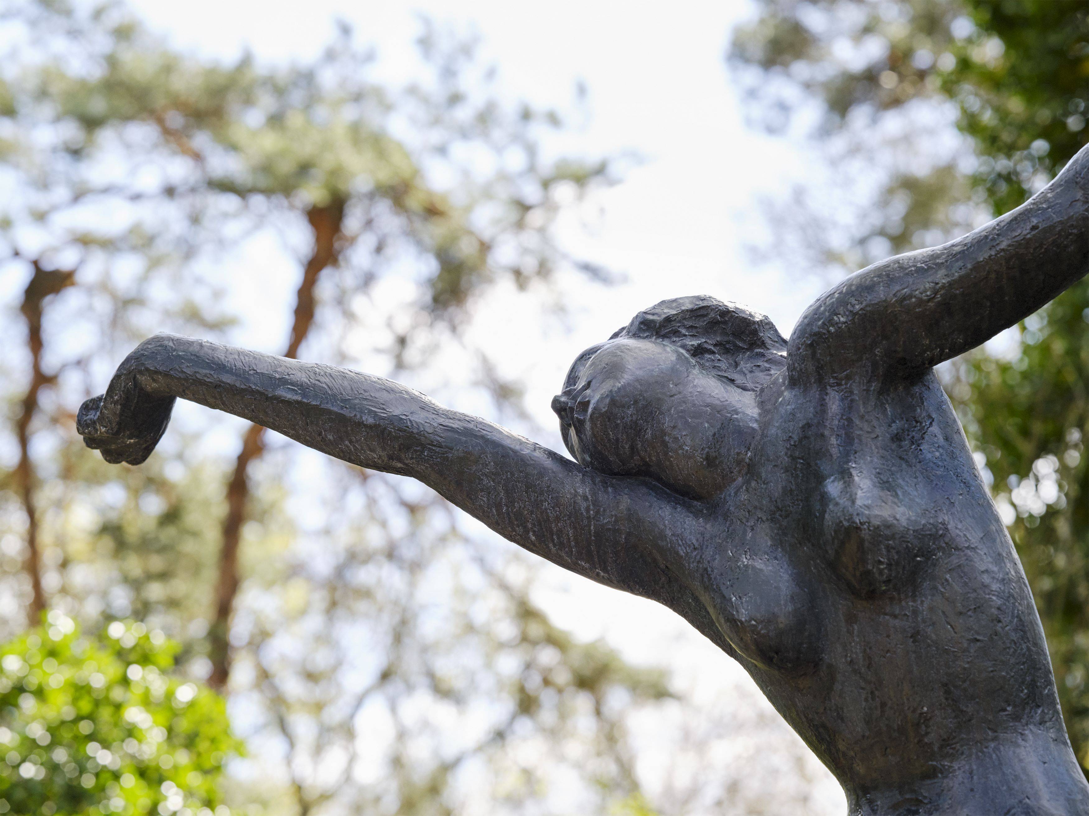 Auf diesem Bild ist das folgende Kunstwerk zu sehen: Georg Kolbe. „Tänzerinnen–Brunnen“. 1922.