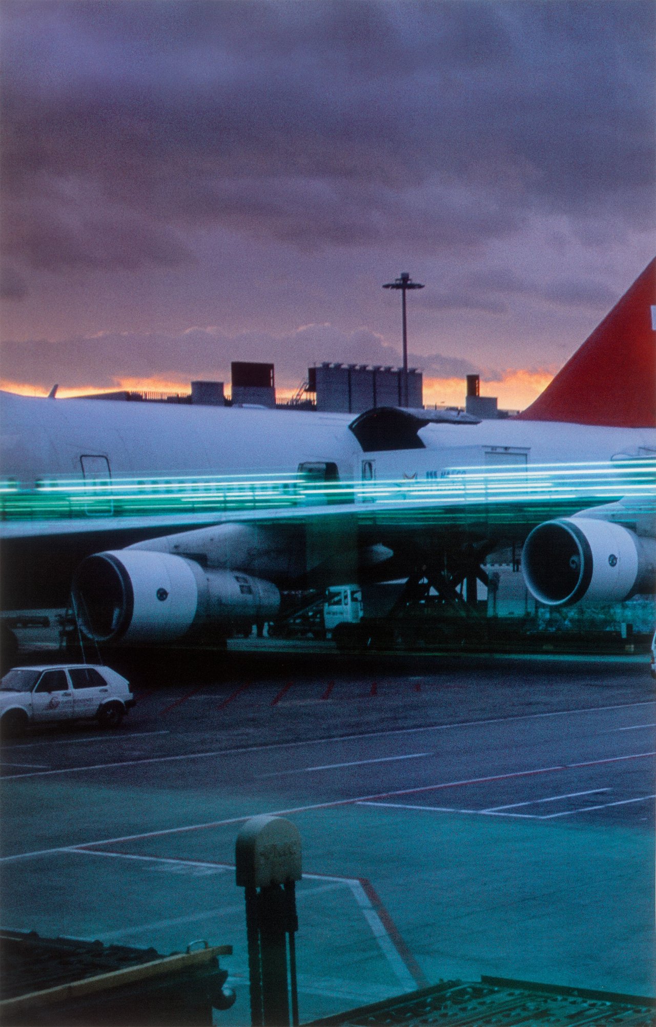 This picture shows the following artwork: Peter Fischli and David Weiss. ”Ohne Titel (Airport Zürich, 2000)”. 2000/2007.