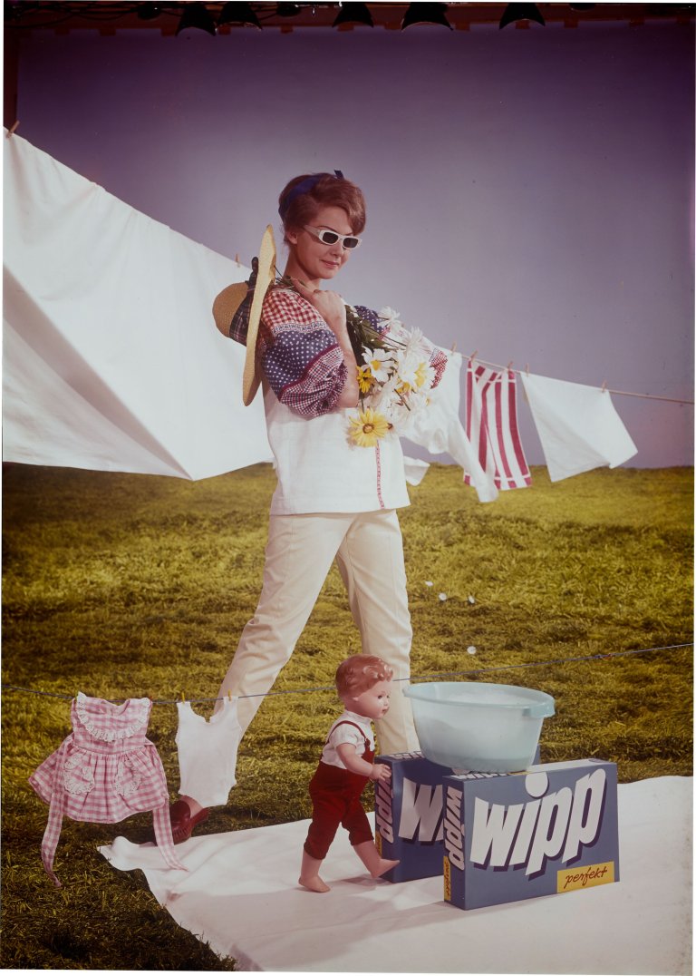 This picture shows the following artwork: Walde Huth. Advertising photograph for "Wipp perfekt" Detergent. 1950s/60s.