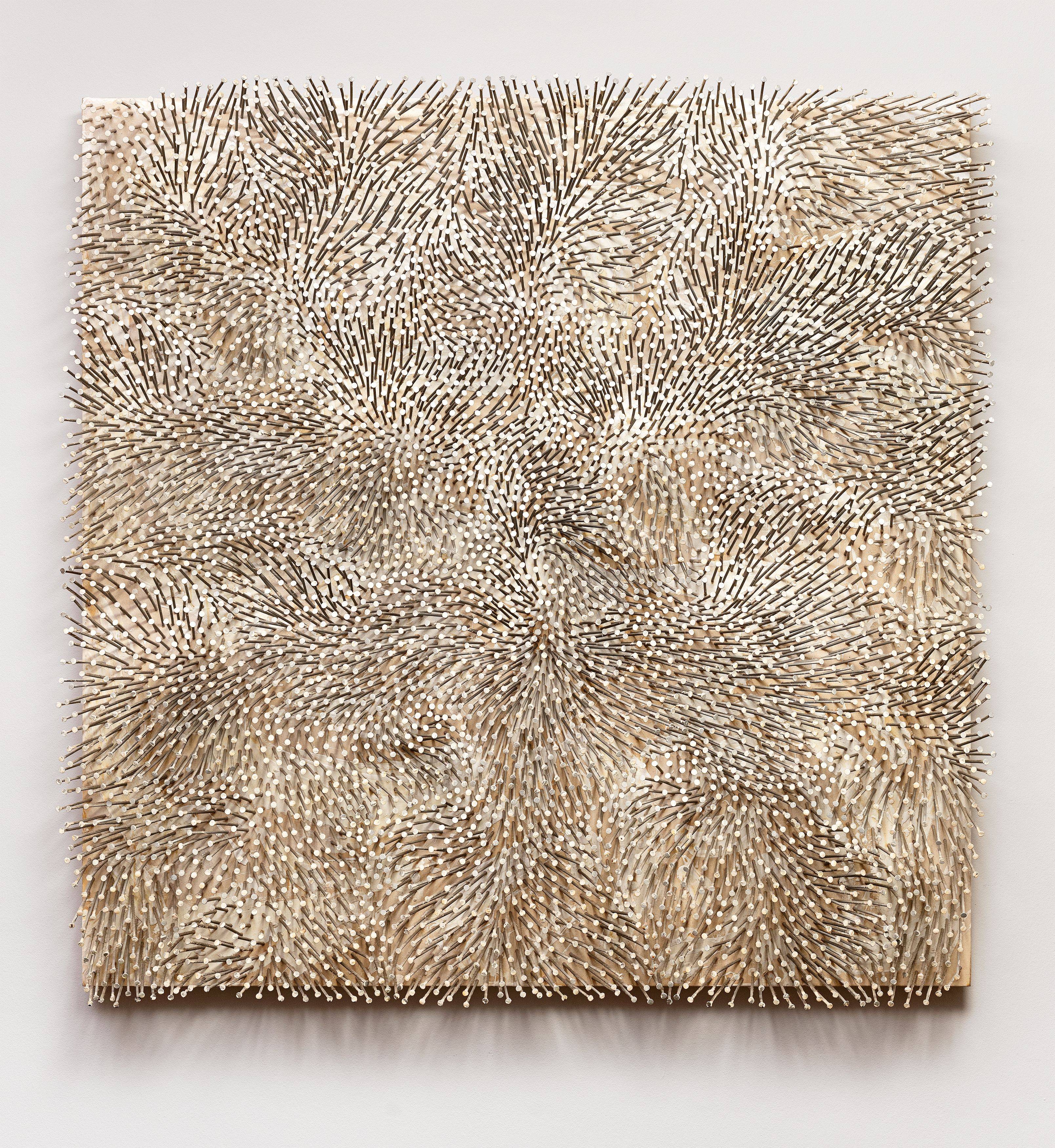 This picture shows the following artwork: Günther Uecker. ”Weißer Wind”. 1986.