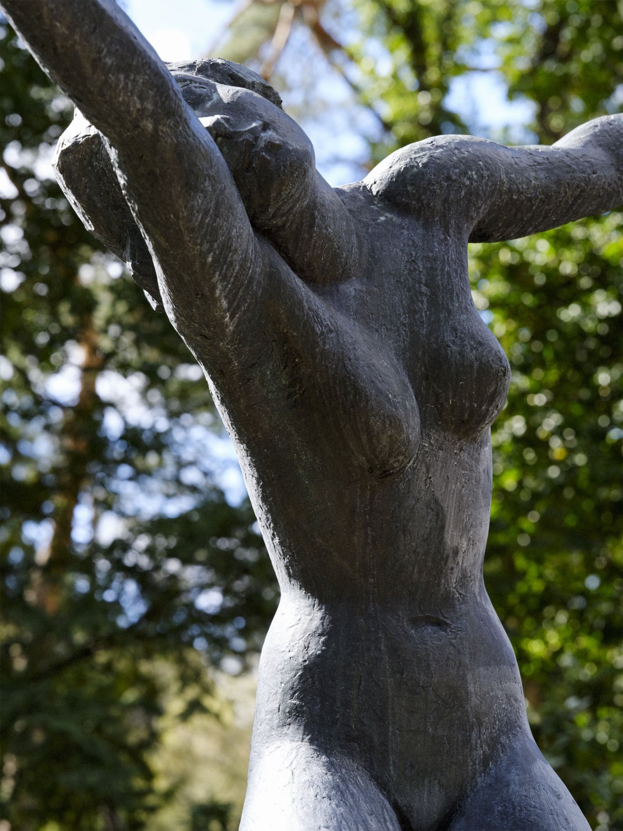 Auf diesem Bild ist das folgende Kunstwerk zu sehen: Georg Kolbe. „Tänzerinnen–Brunnen“. 1922.