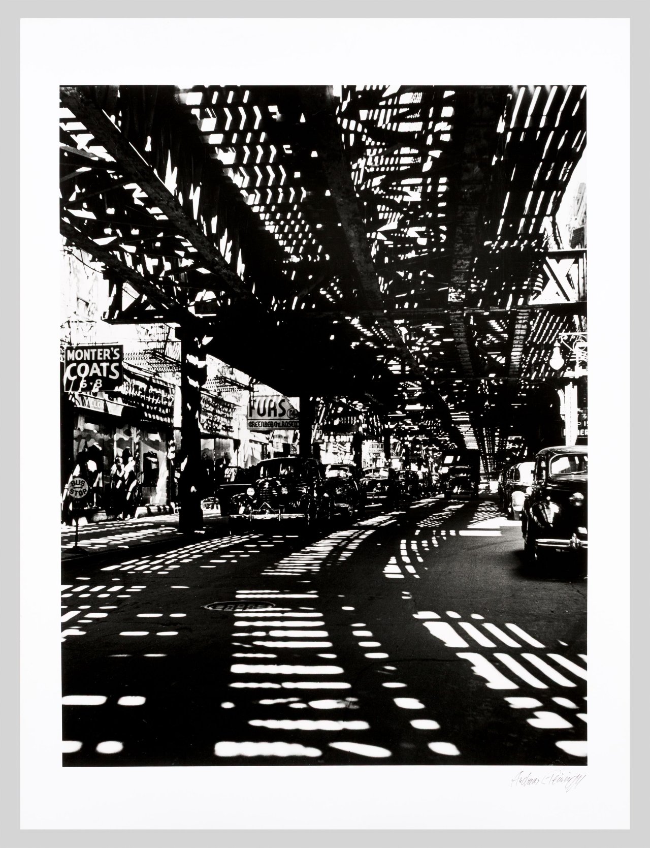 Auf diesem Bild ist das folgende Kunstwerk zu sehen: Andreas Feininger. Elevated Trestle, Division Street, New York. 1941.