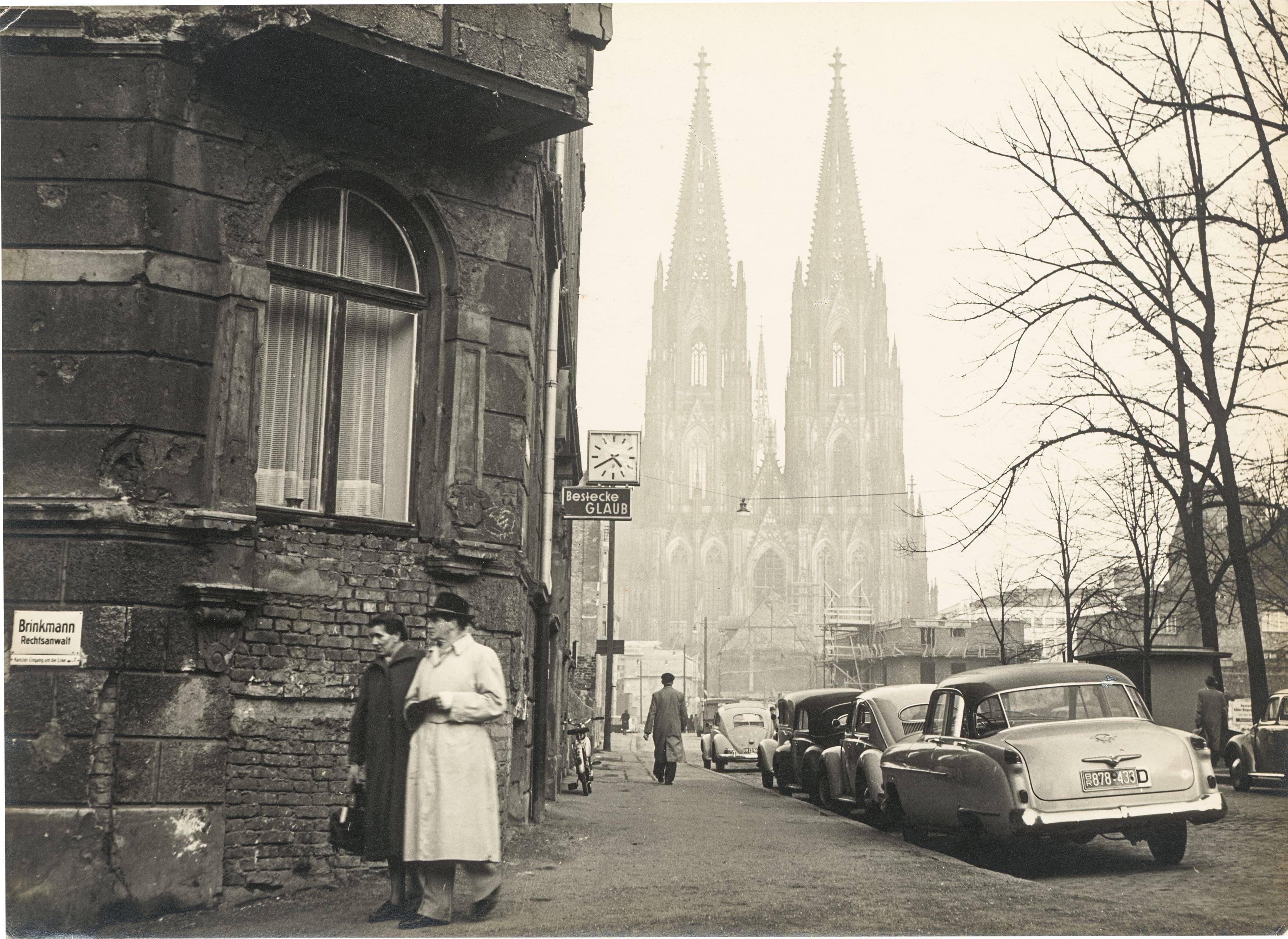 This picture shows the following artwork: Jorge Friedman (i.e. György Friedmann, also George Friedmann or Friedman). ”Colonia (Alemania)”. 1950s.