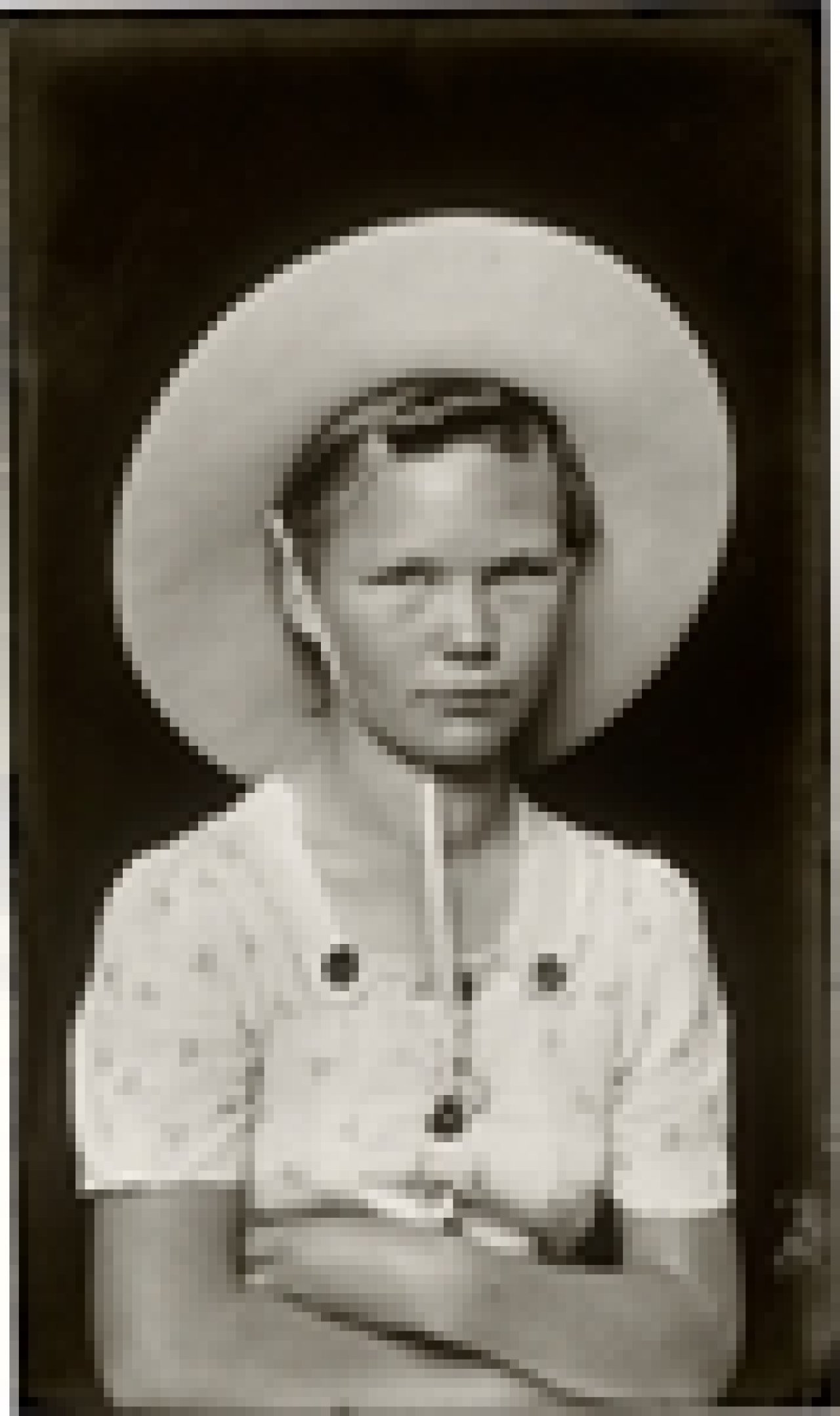 This picture shows the following artwork: Mike Disfarmer. Girl with Large Hat. 1939/1946.
