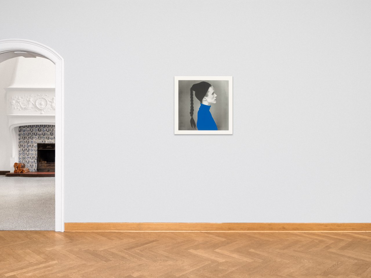 This picture shows the following artwork: Rosemarie Trockel. ”Der blaue Pullover”. 1990.