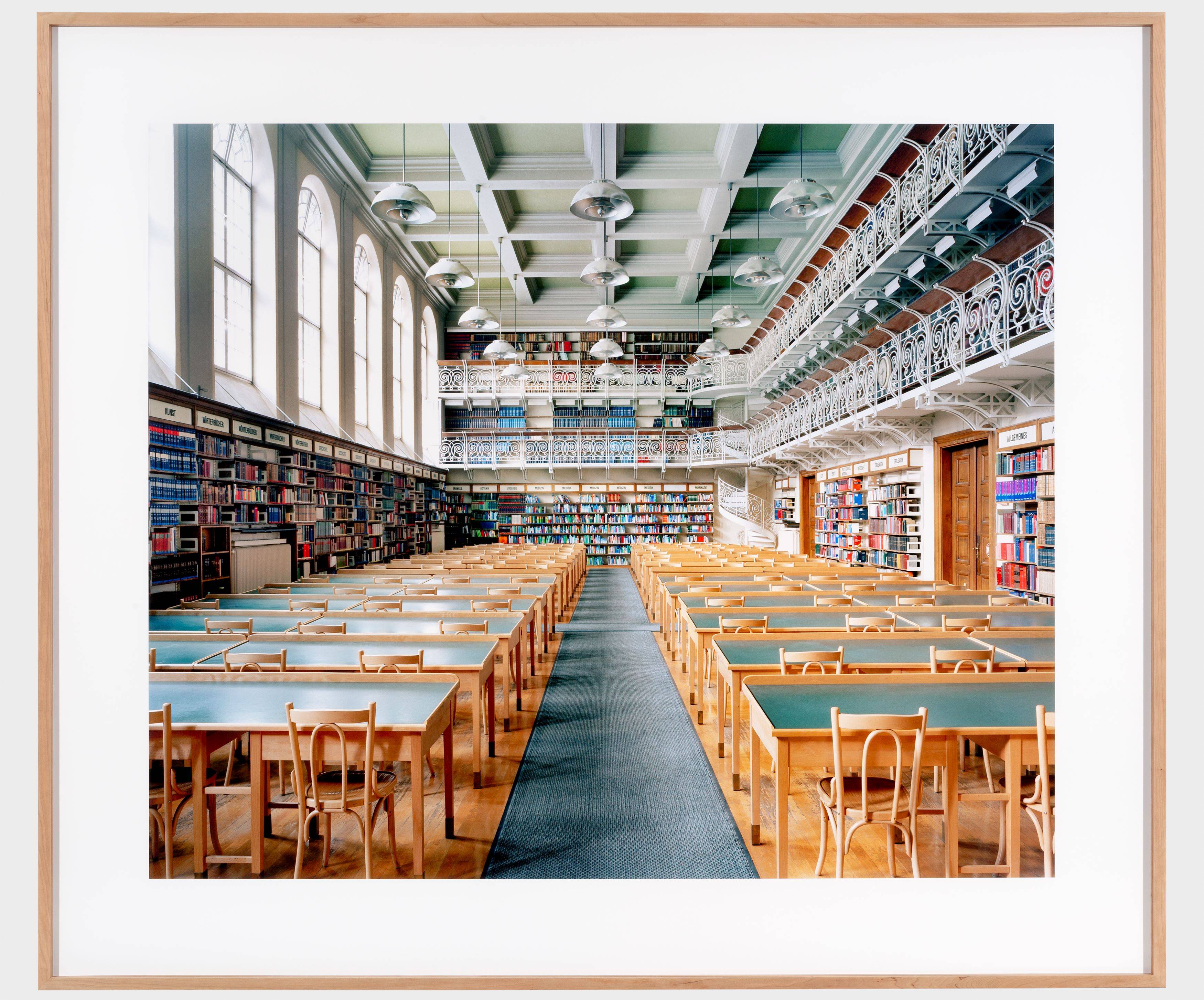 This picture shows the following artwork: Candida Höfer. Universitätsbibliothek Innsbruck I 2004.