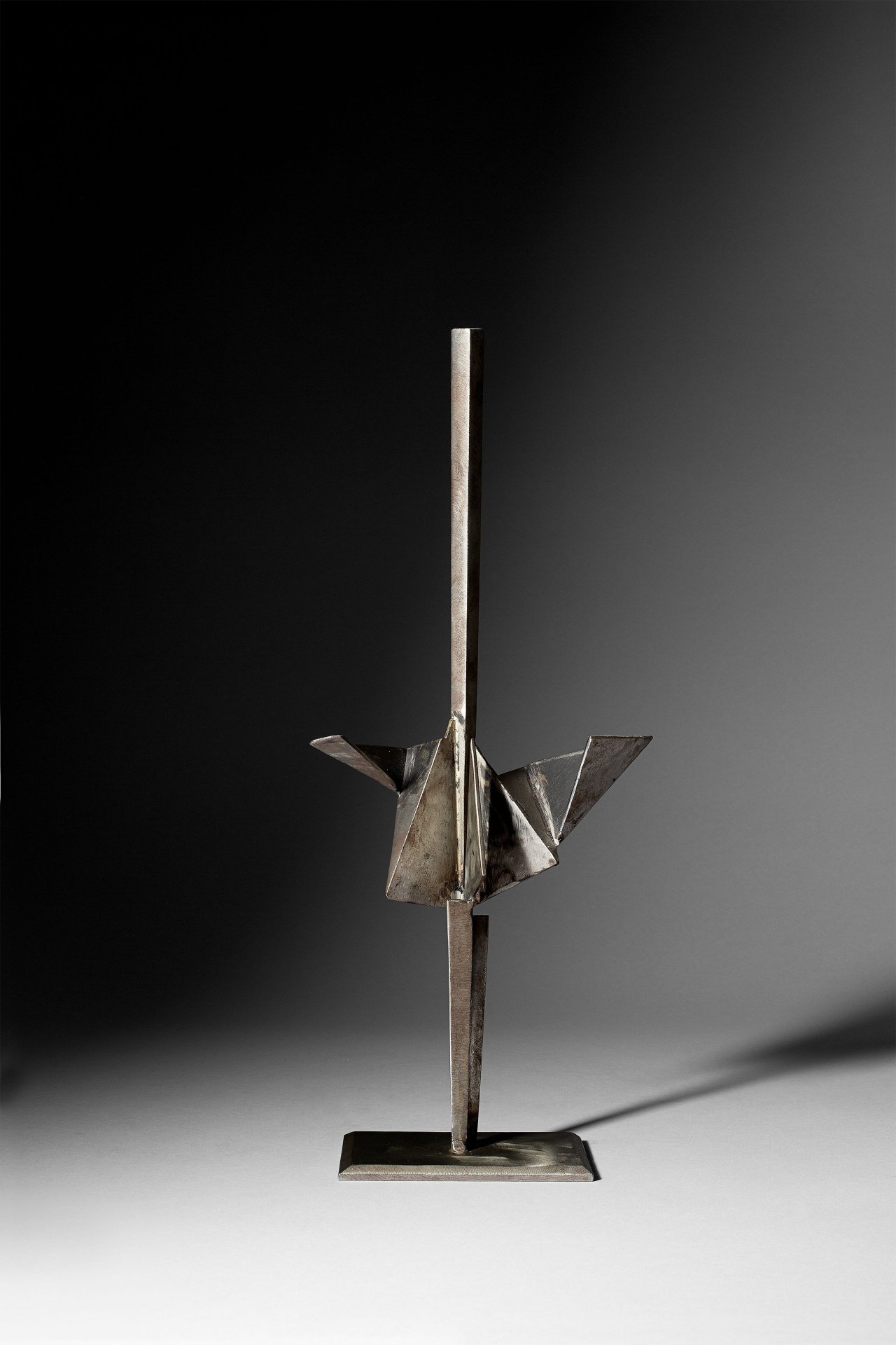 Auf diesem Bild ist das folgende Kunstwerk zu sehen: Hans Uhlmann. Arbeitsmodell zur Plastik vor der Deutschen Oper in Berlin. 1960/61.