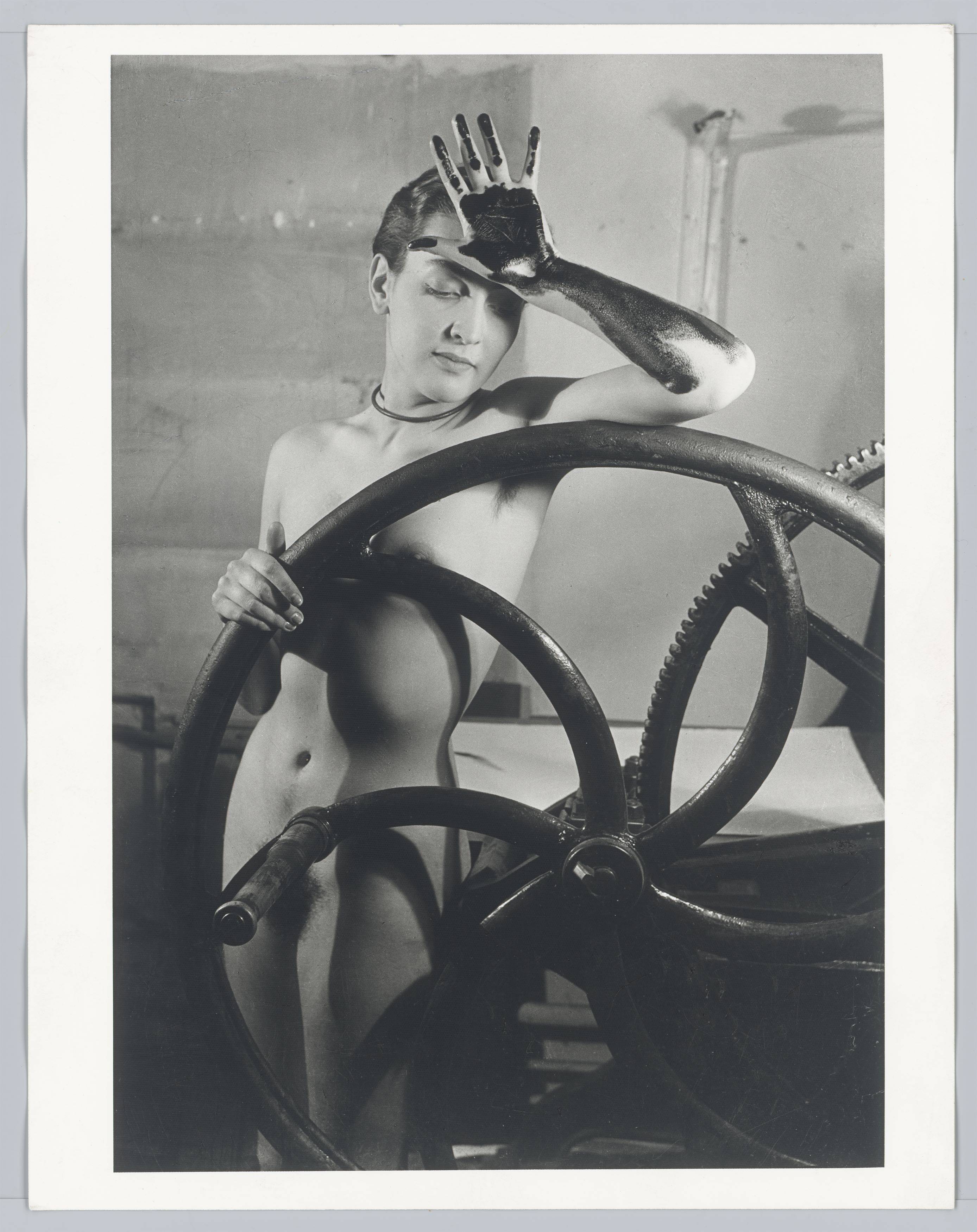 This picture shows the following artwork:  Man Ray. Érotique voilée. 1933.