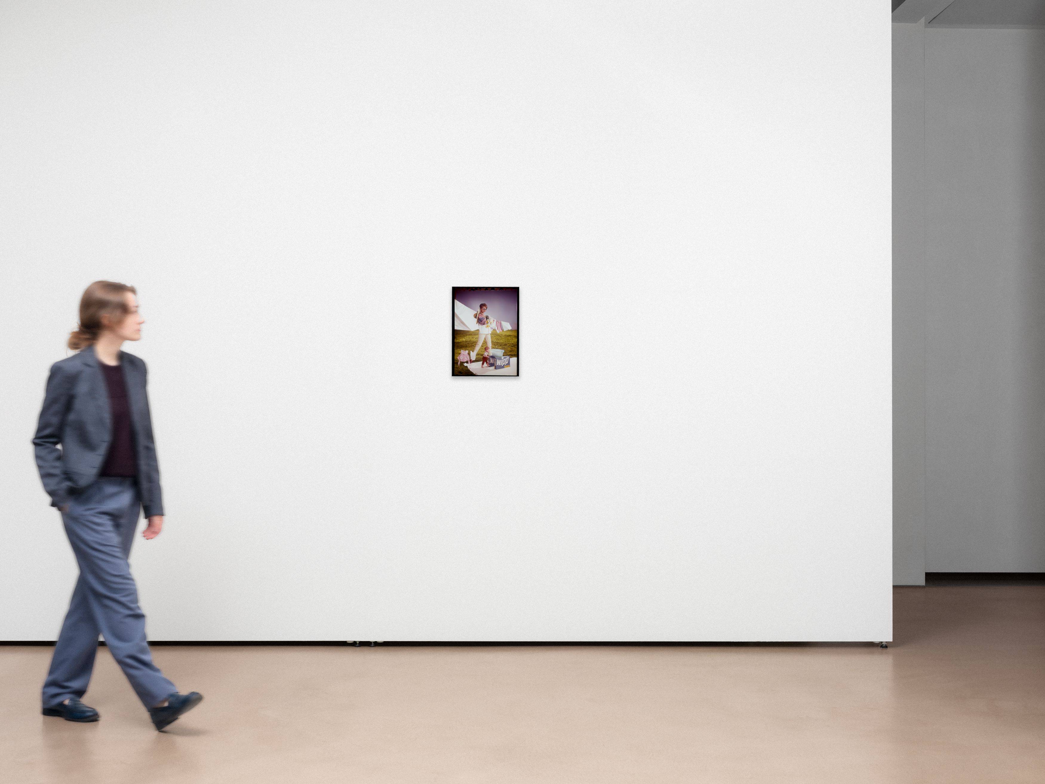 Auf diesem Bild ist das folgende Kunstwerk zu sehen: Walde Huth. Werbeaufnahme 'Wipp perfekt' Waschmittel. 1950er/60er–Jahre.