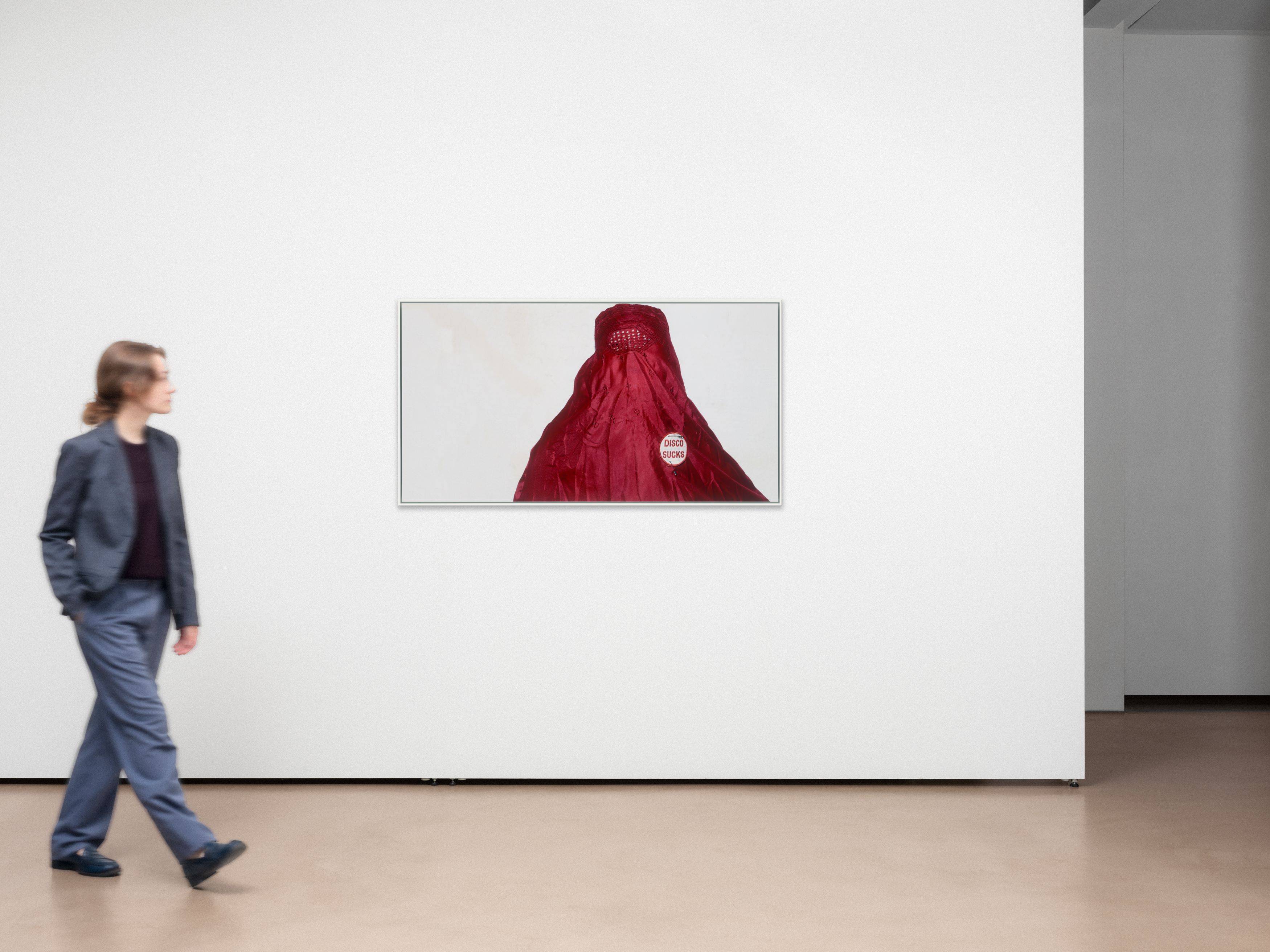 This picture shows the following artwork: Daniel Josefsohn. ”Blitzkrieg”. 2010.