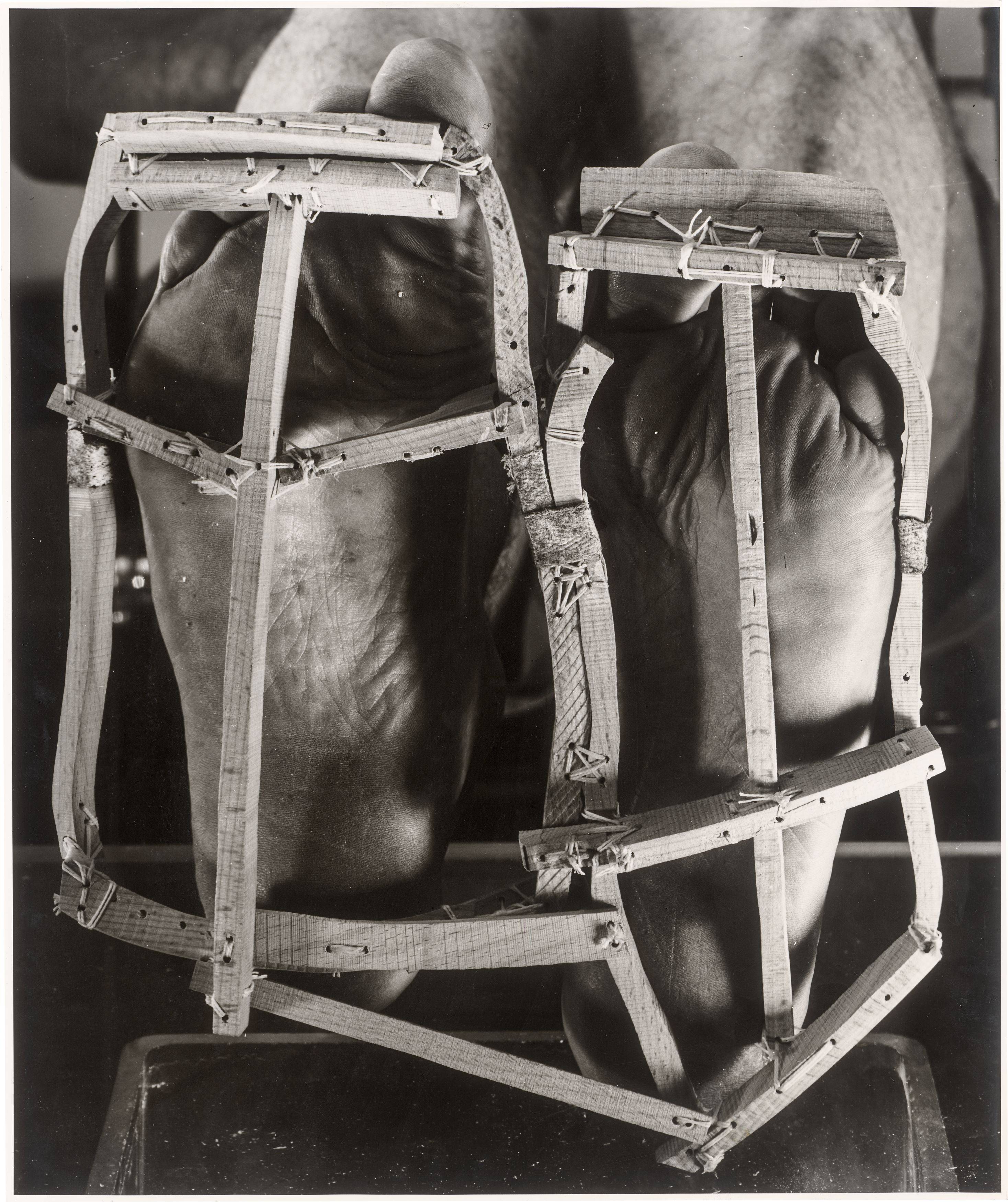 This picture shows the following artwork: Dieter Appelt. ”N° 9”, from the ten-part series ”Platz der Steine”. 1991/1995.