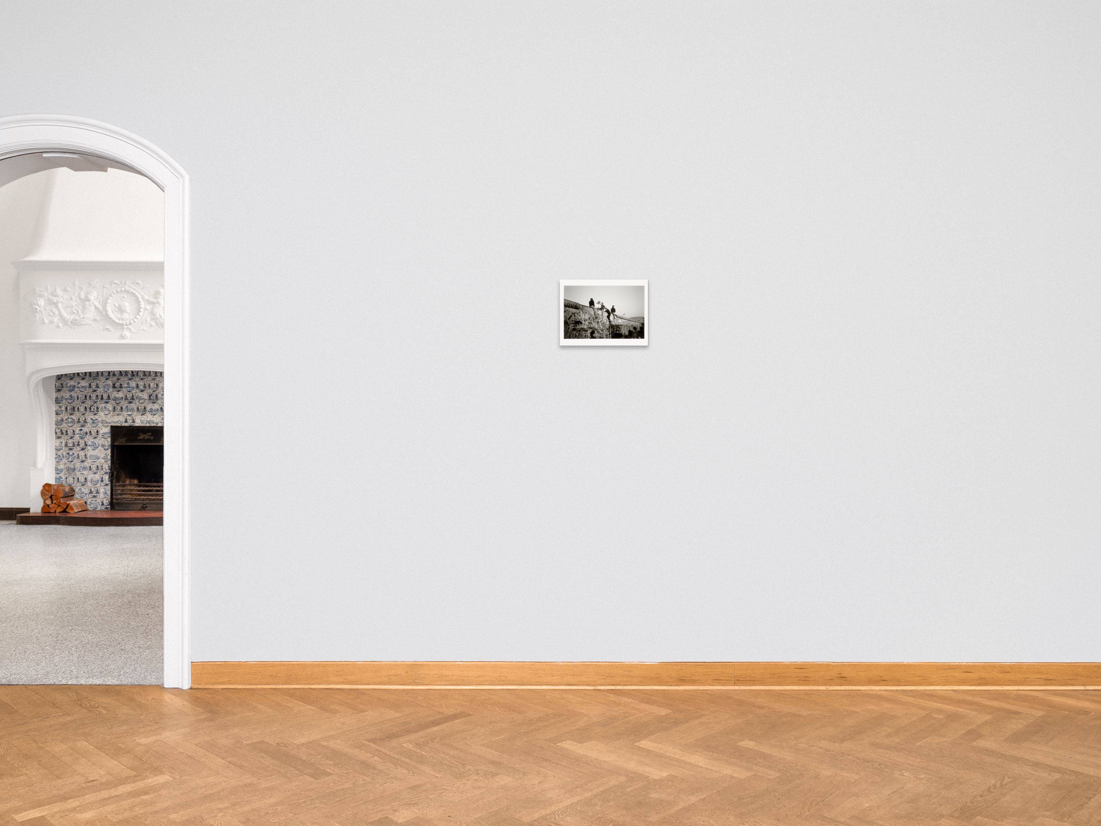 This picture shows the following artwork: Norbert Bunge. ”Maueröffnung, Berlin”. 1991.