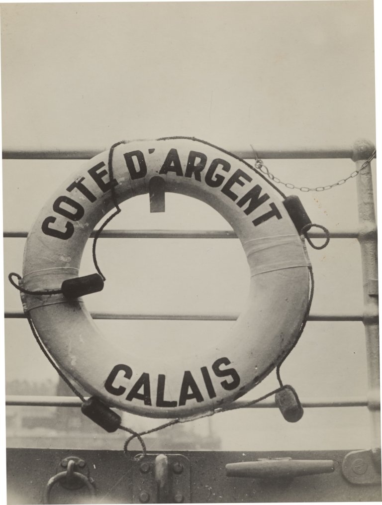 This picture shows the following artwork: Maurice Tabard. Sur Paquebot-ferry 'Côte d'Argent'. Presumably 1930s.