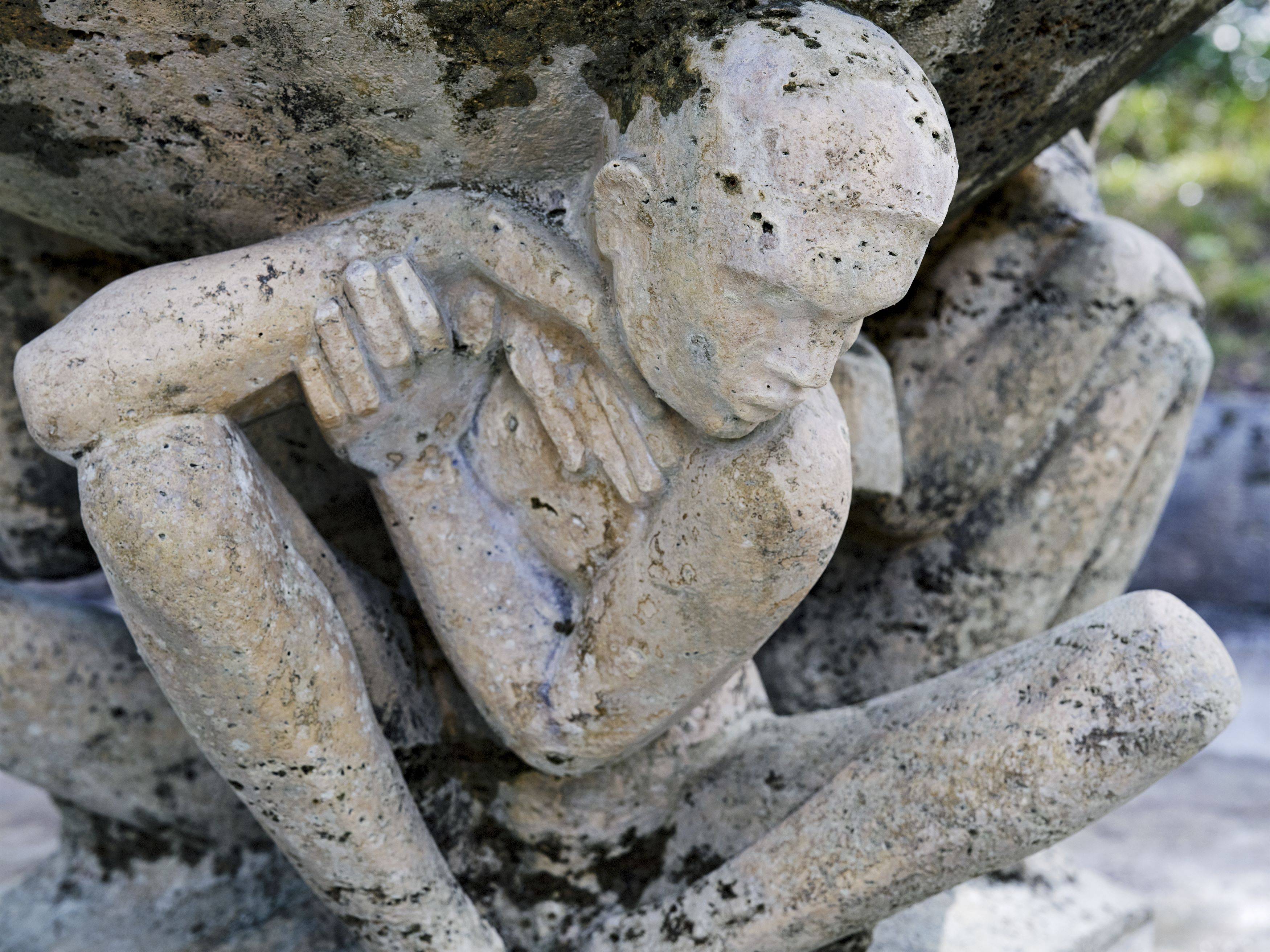 Auf diesem Bild ist das folgende Kunstwerk zu sehen: Georg Kolbe. „Tänzerinnen–Brunnen“. 1922.