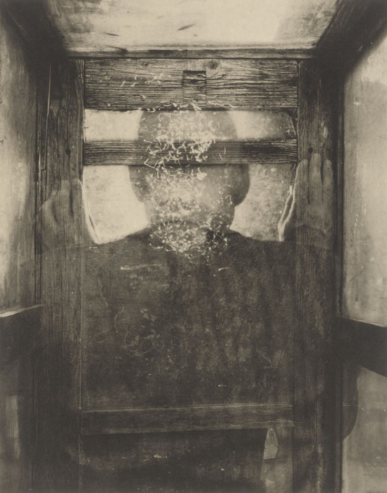 This picture shows the following artwork: Dieter Appelt. From the Sequence ”Komplementärer Raum”. 1986.