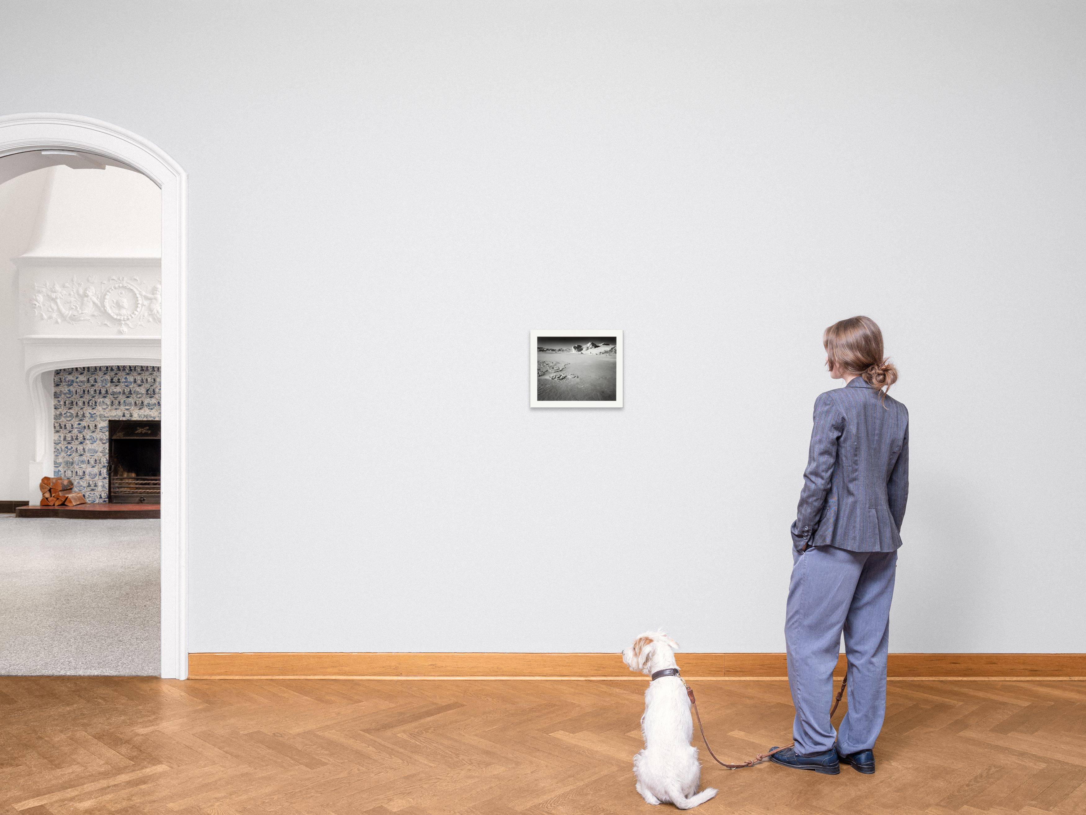 This picture shows the following artwork: Ragnar Axelsson. ”Greenland – Sermiliqfjord”. 1997.