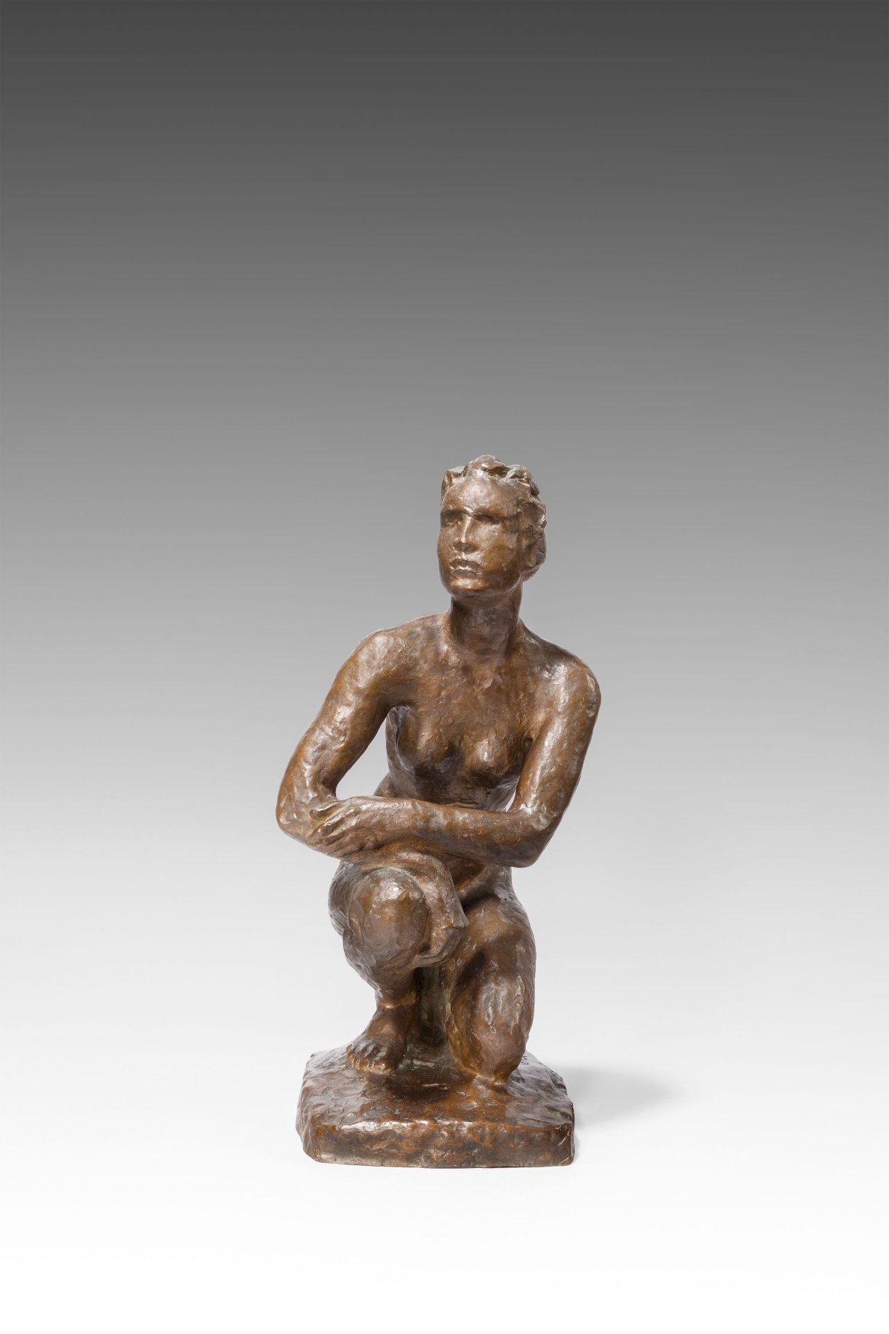 Auf diesem Bild ist das folgende Kunstwerk zu sehen: Georg Kolbe. „Kauernde Marburg“. 1925.