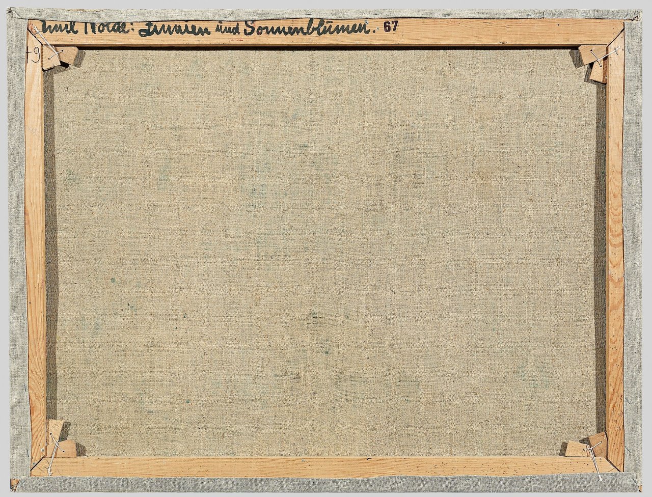 This picture shows the following artwork: Emil Nolde. ”Zinnien und Sonnenblumen”. 1940.