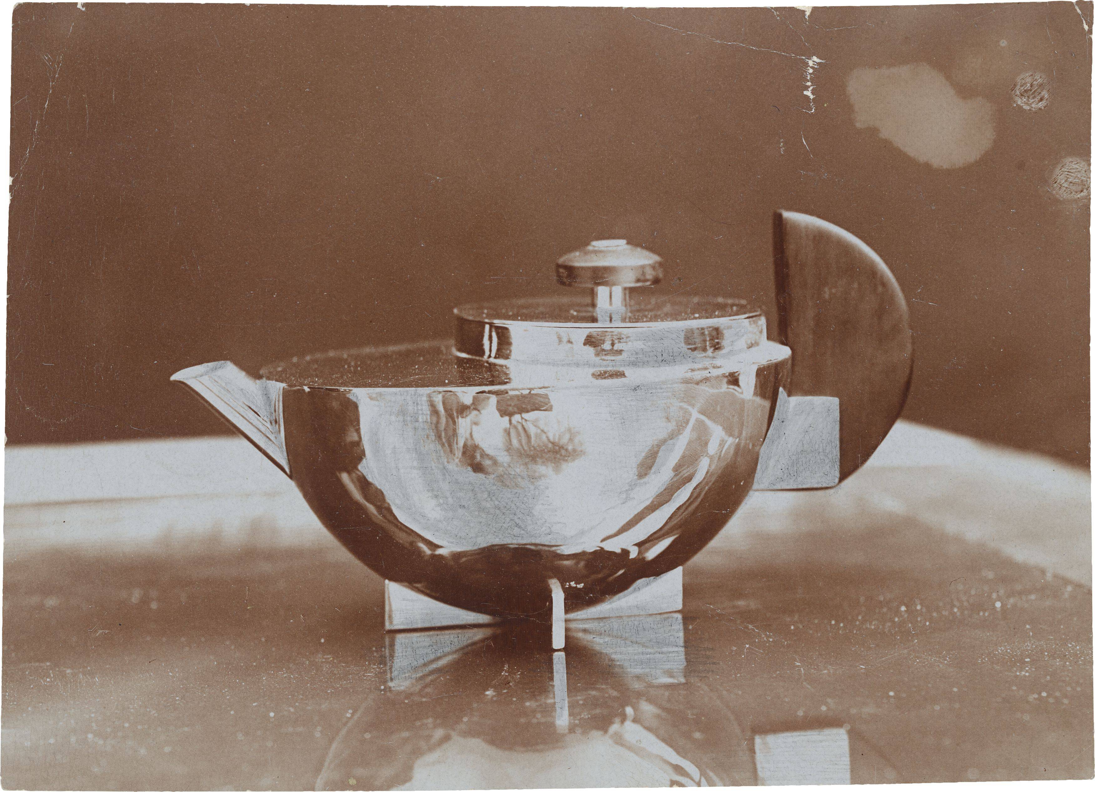 This picture shows the following artwork: Marianne Brandt. Teapot for tea-extract (MT 49), design by Marianne Brandt (1924). Circa 1924.