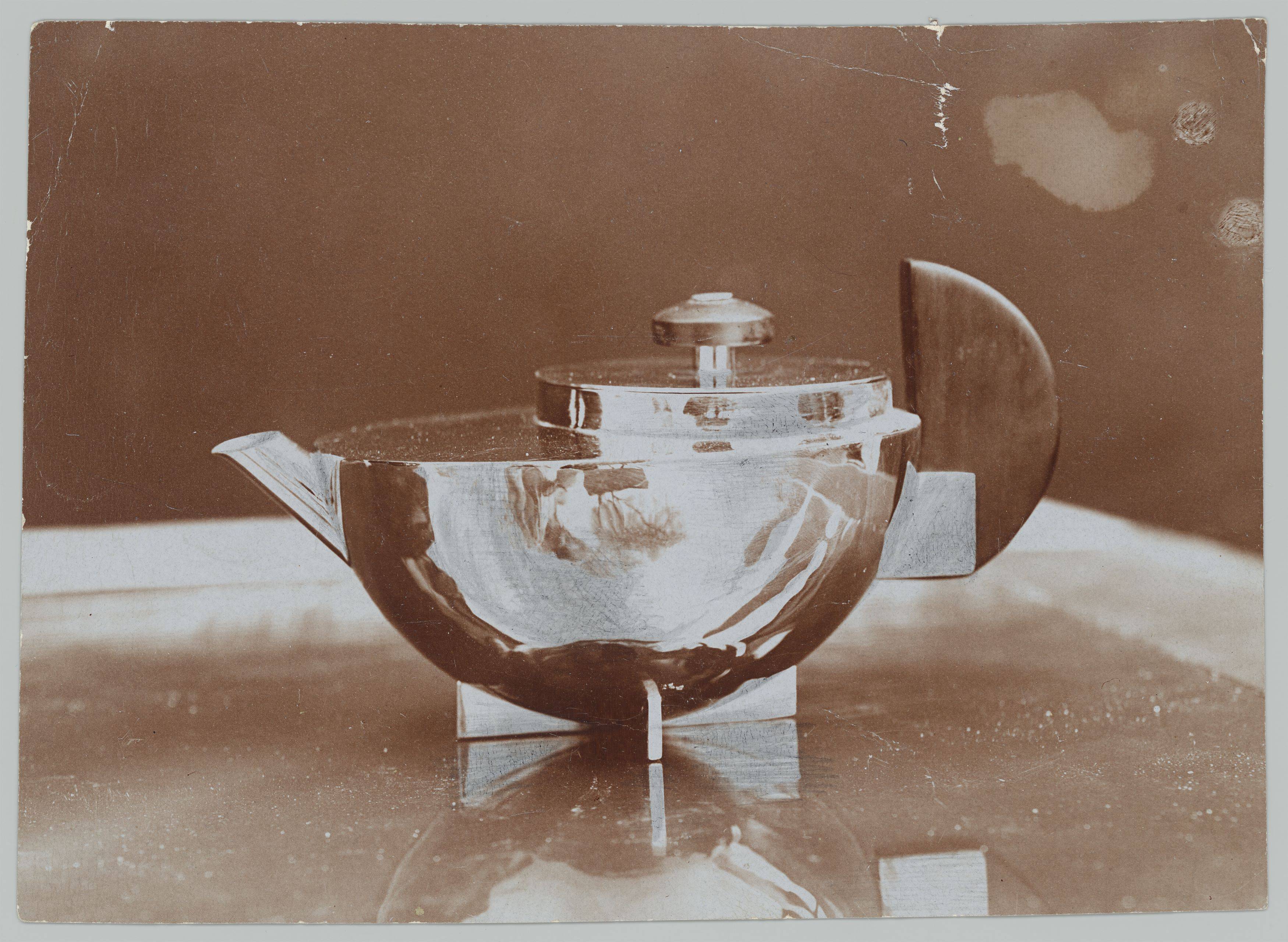 This picture shows the following artwork: Marianne Brandt. Teapot for tea-extract (MT 49), design by Marianne Brandt (1924). Circa 1924.