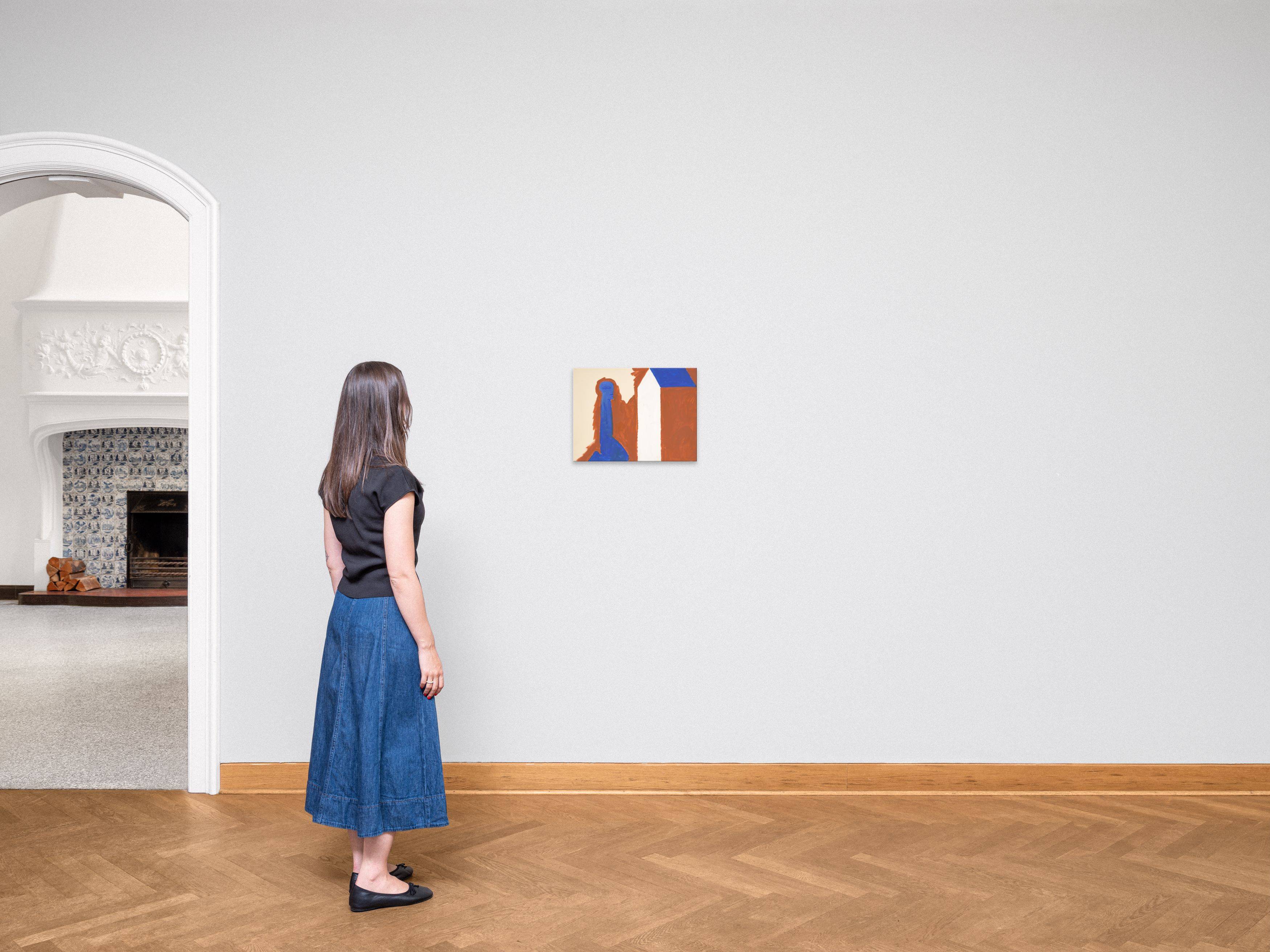 Auf diesem Bild ist das folgende Kunstwerk zu sehen: Horst Antes. Blaue, knieende Figur, Haus mit weißem Giebel. 1987.