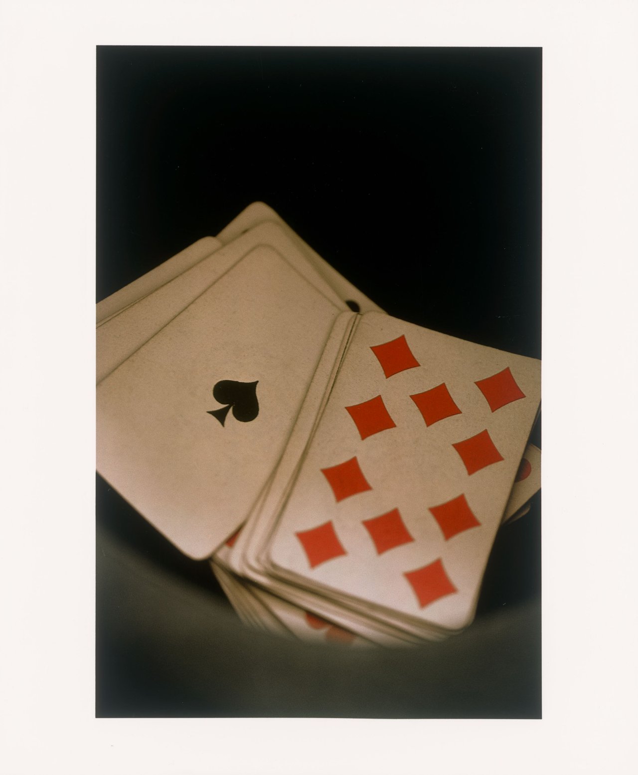 This picture shows the following artwork: Ralph Gibson. Aus der Serie ”L'Histoire de France”, 1971–2023. 1990.