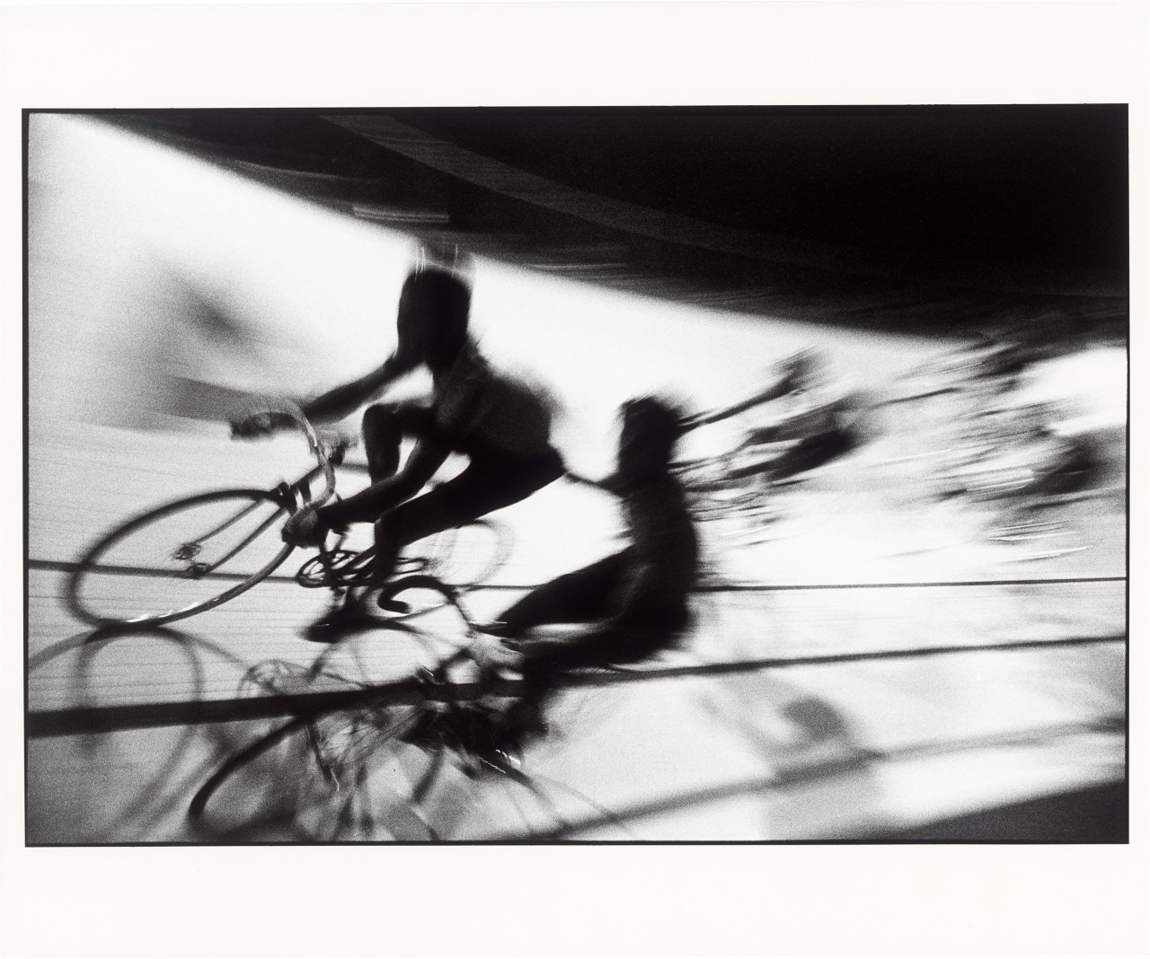 This picture shows the following artwork: Robert Lebeck. ”6 Tage Rennen”. 1964.