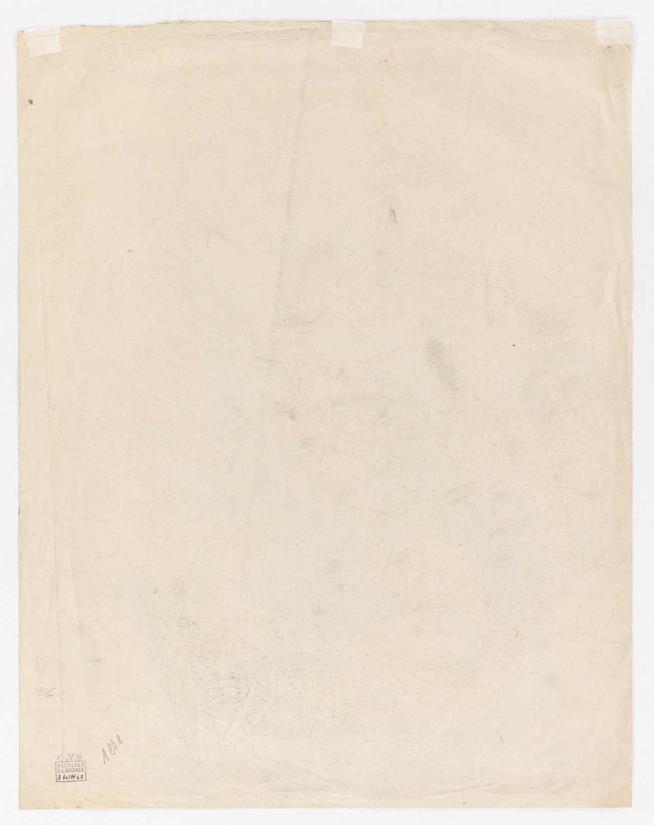 Auf diesem Bild ist das folgende Kunstwerk zu sehen: Ernst Ludwig Kirchner. Kniender Mädchenakt mit Hut in Dünen. 1912.