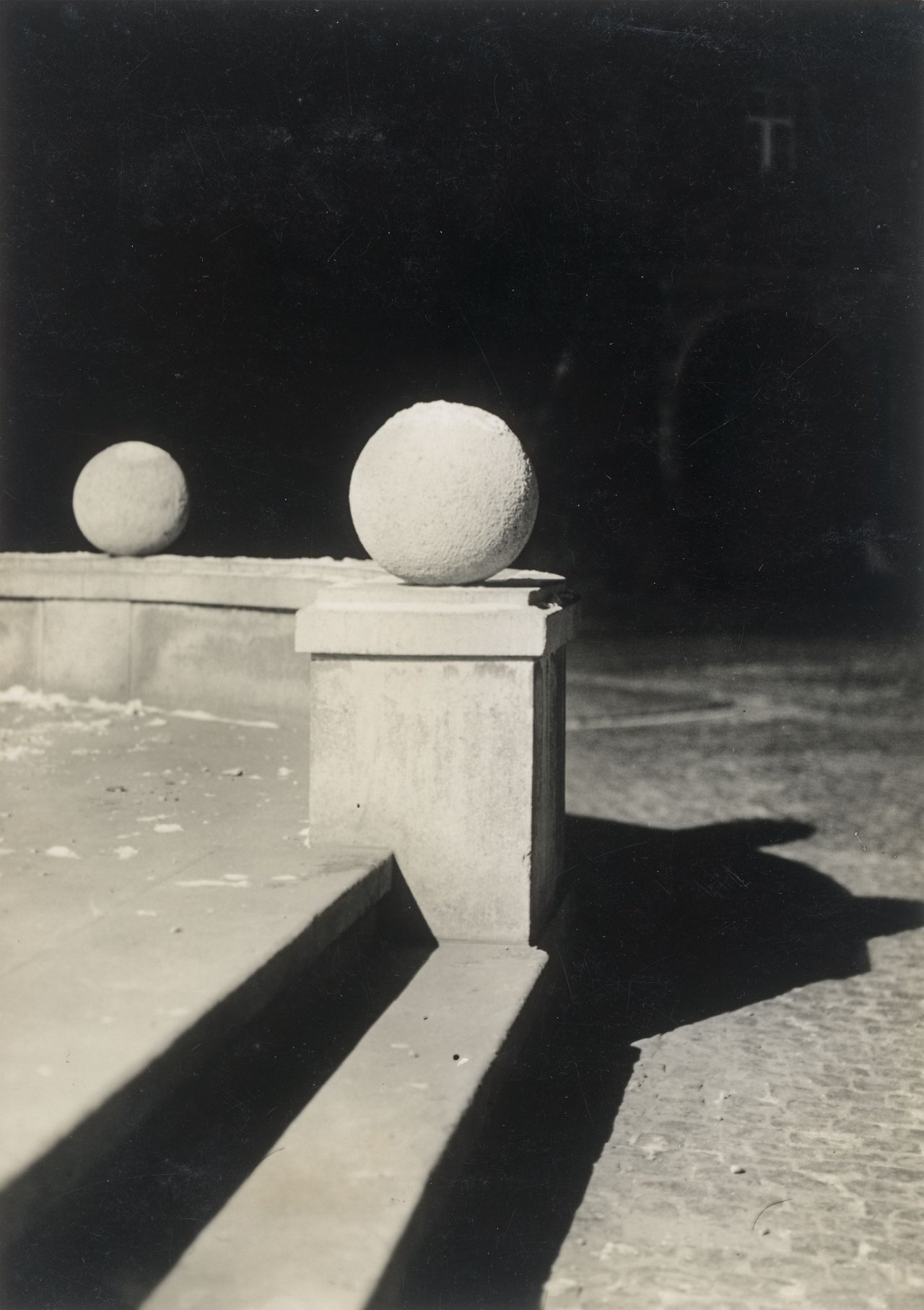 This picture shows the following artwork: Walter Hege. Weimar by Night. 1931/33.