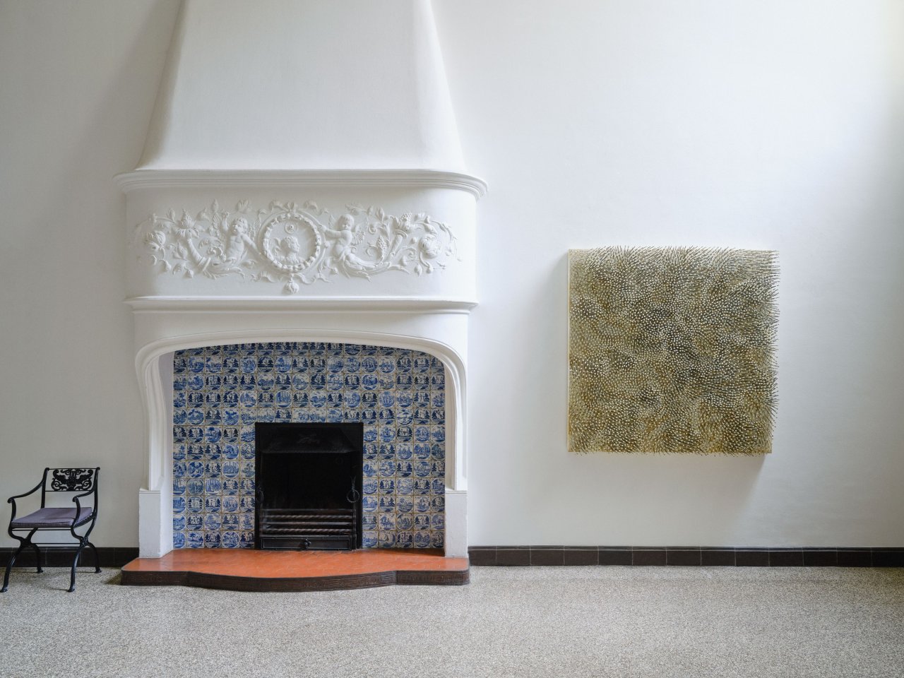 This picture shows the following artwork: Günther Uecker. ”Weißer Wind”. 1986.