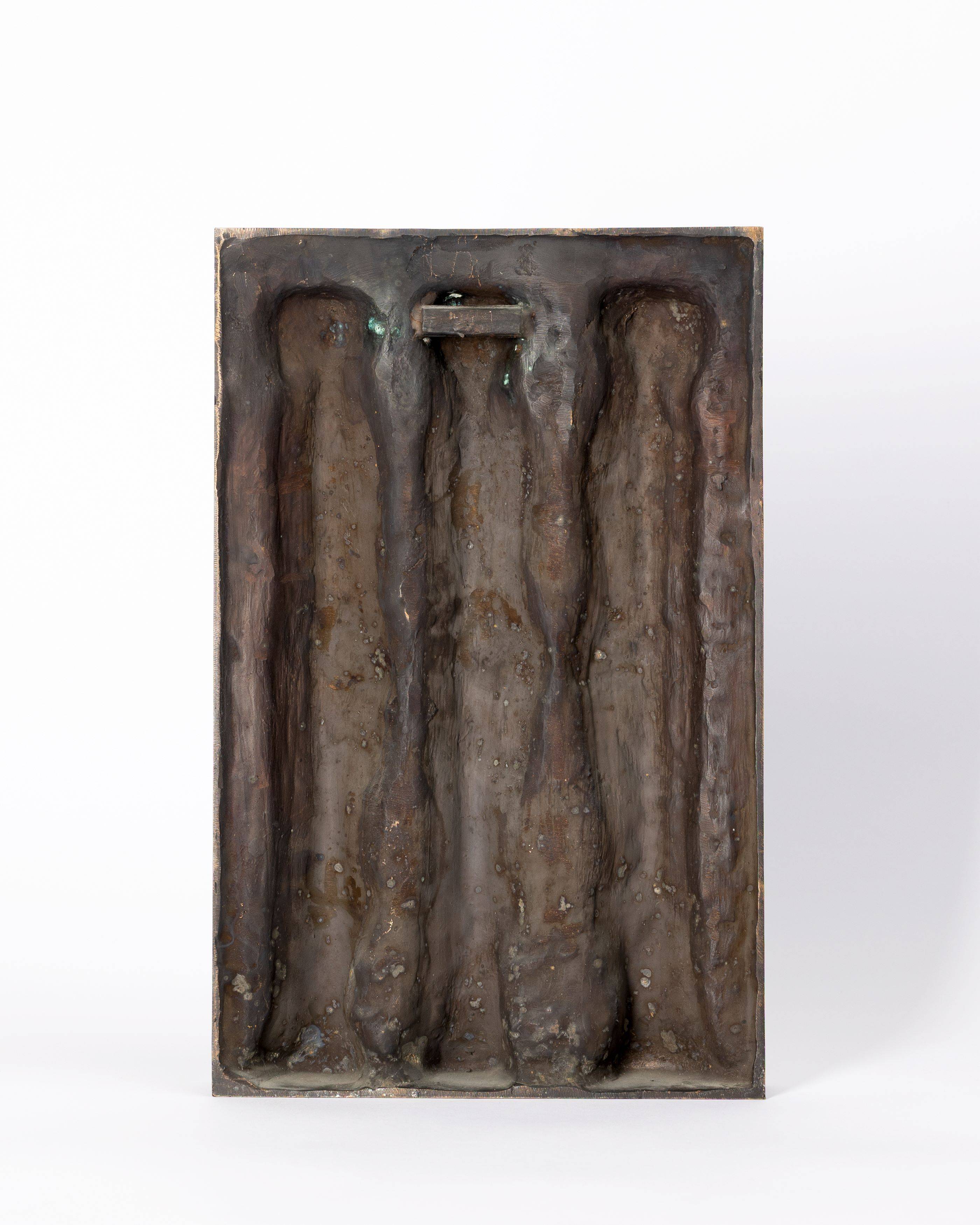 This picture shows the following artwork: Joannis Avramidis. ”Relief mit drei Figuren”. 1965-76.