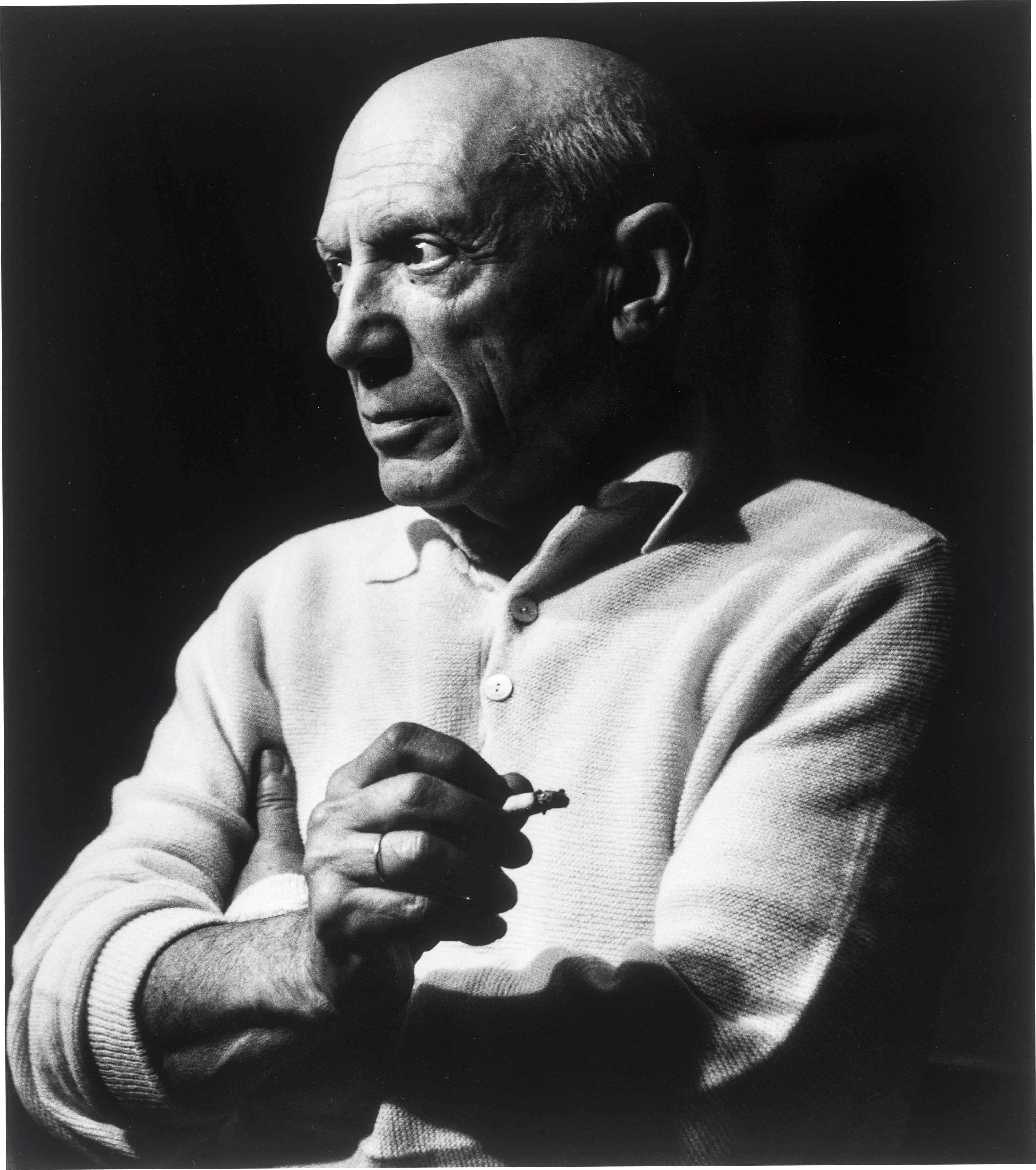 This picture shows the following artwork: Lucien Clergue. ”Picasso à la cigarette II, Cannes, La Californie”. 1956.