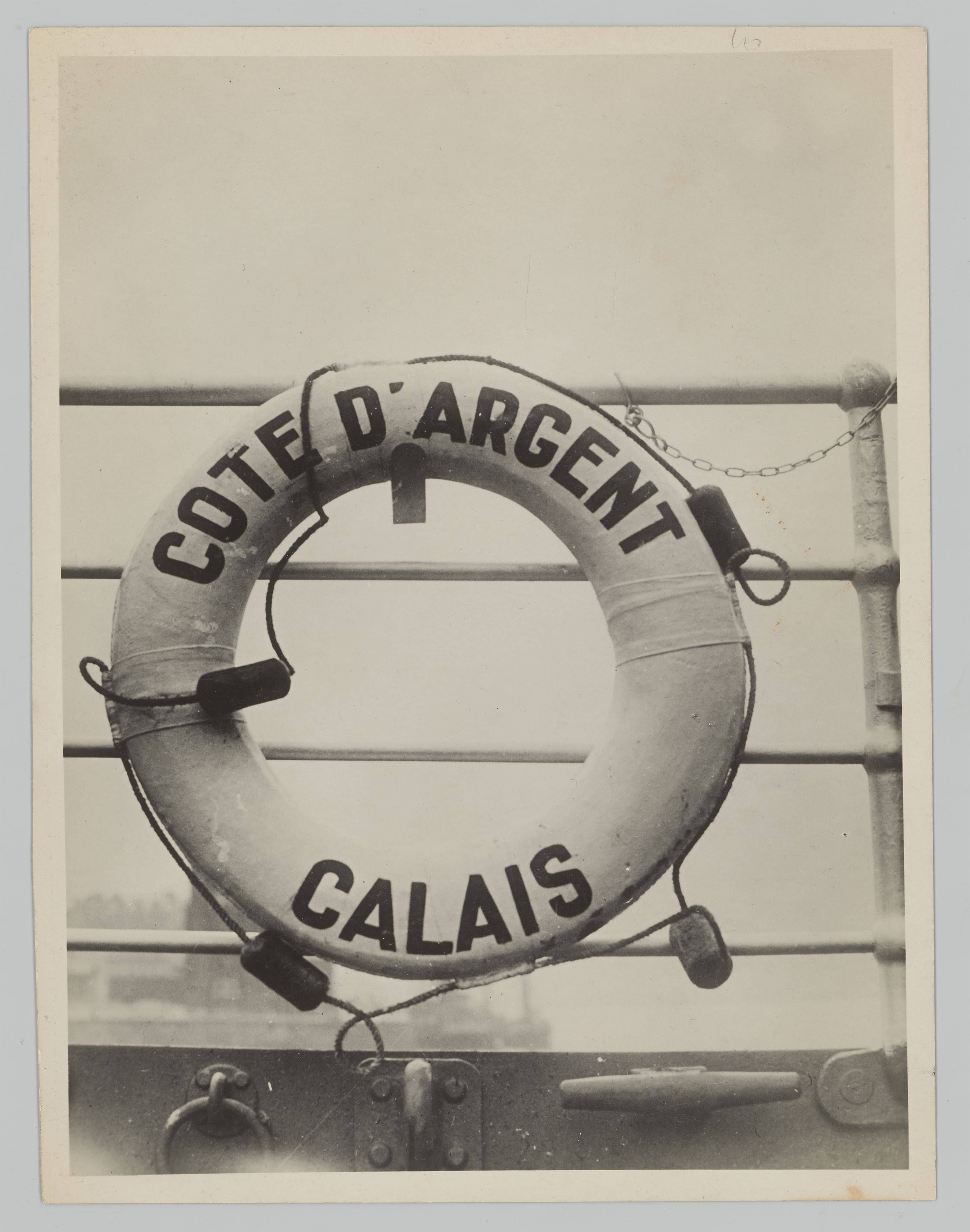 This picture shows the following artwork: Maurice Tabard. Sur Paquebot-ferry 'Côte d'Argent'. Presumably 1930s.