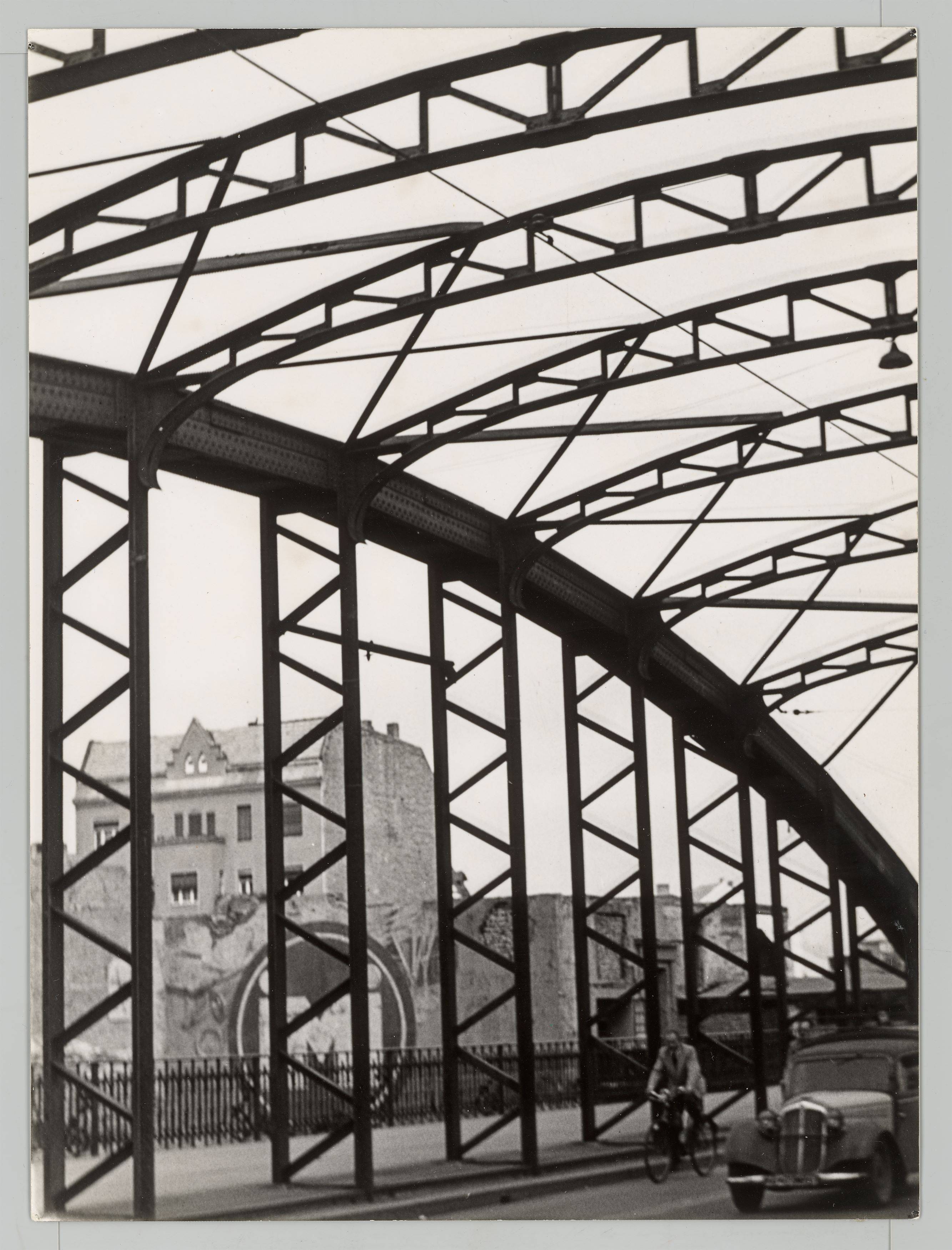 This picture shows the following artwork: Werner Eckelt. Mixed Lot: Berlin after the Second World War. 1940s/50s.