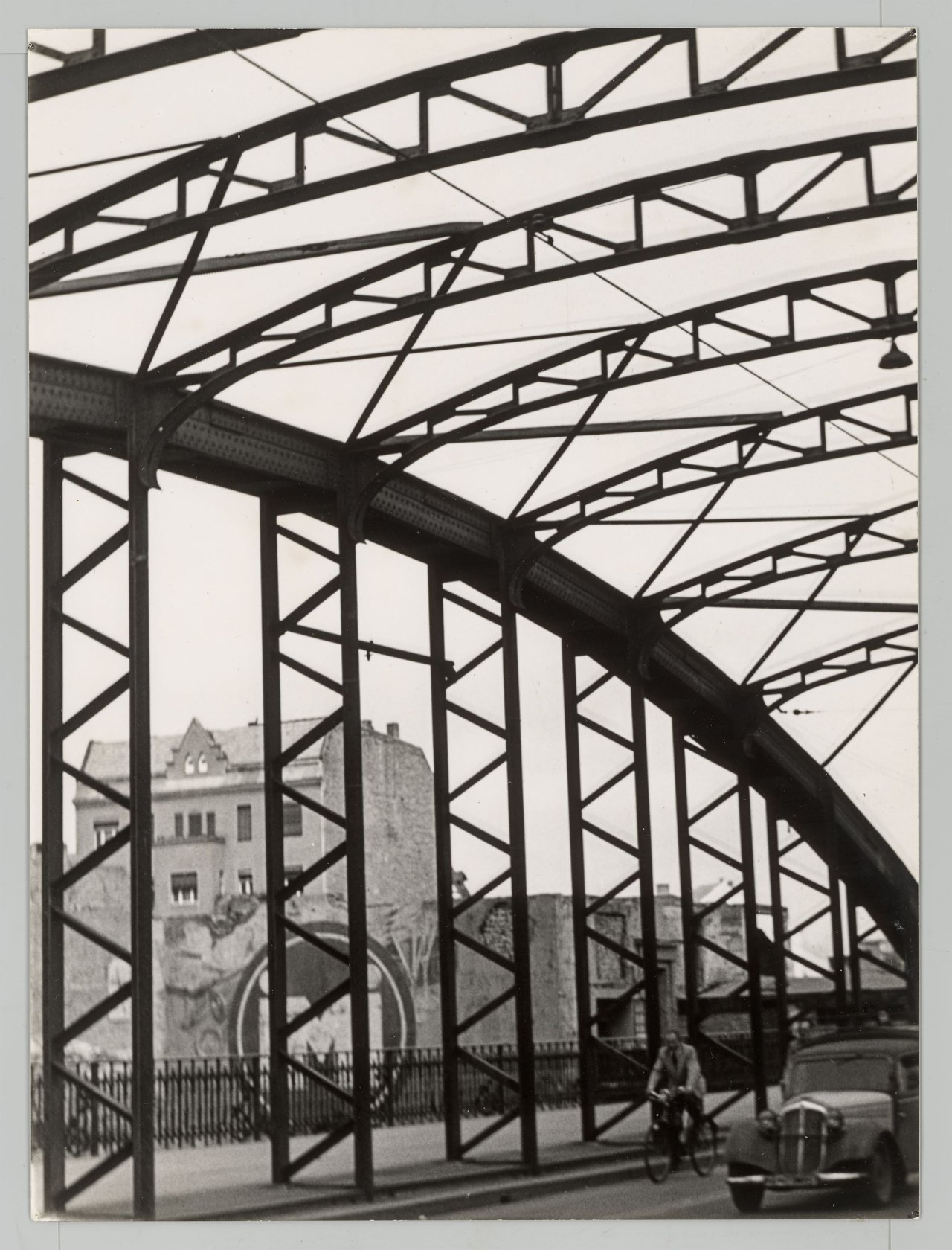 This picture shows the following artwork: Werner Eckelt. Mixed Lot: Berlin after the Second World War. 1940s/50s.